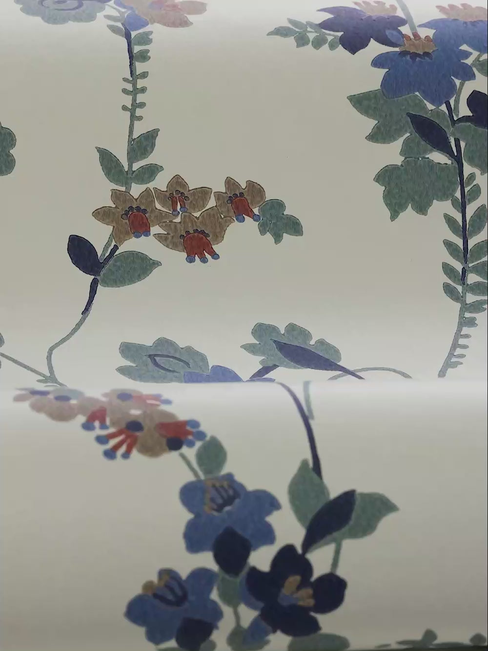 Cream floral pattern wallpaper VERA with blue