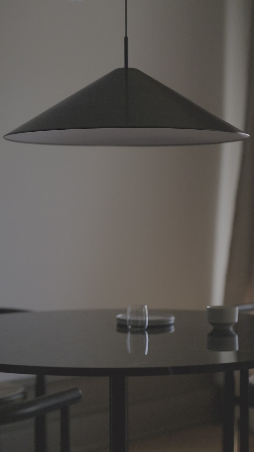 Schwarze Brolly Hanging Lampe