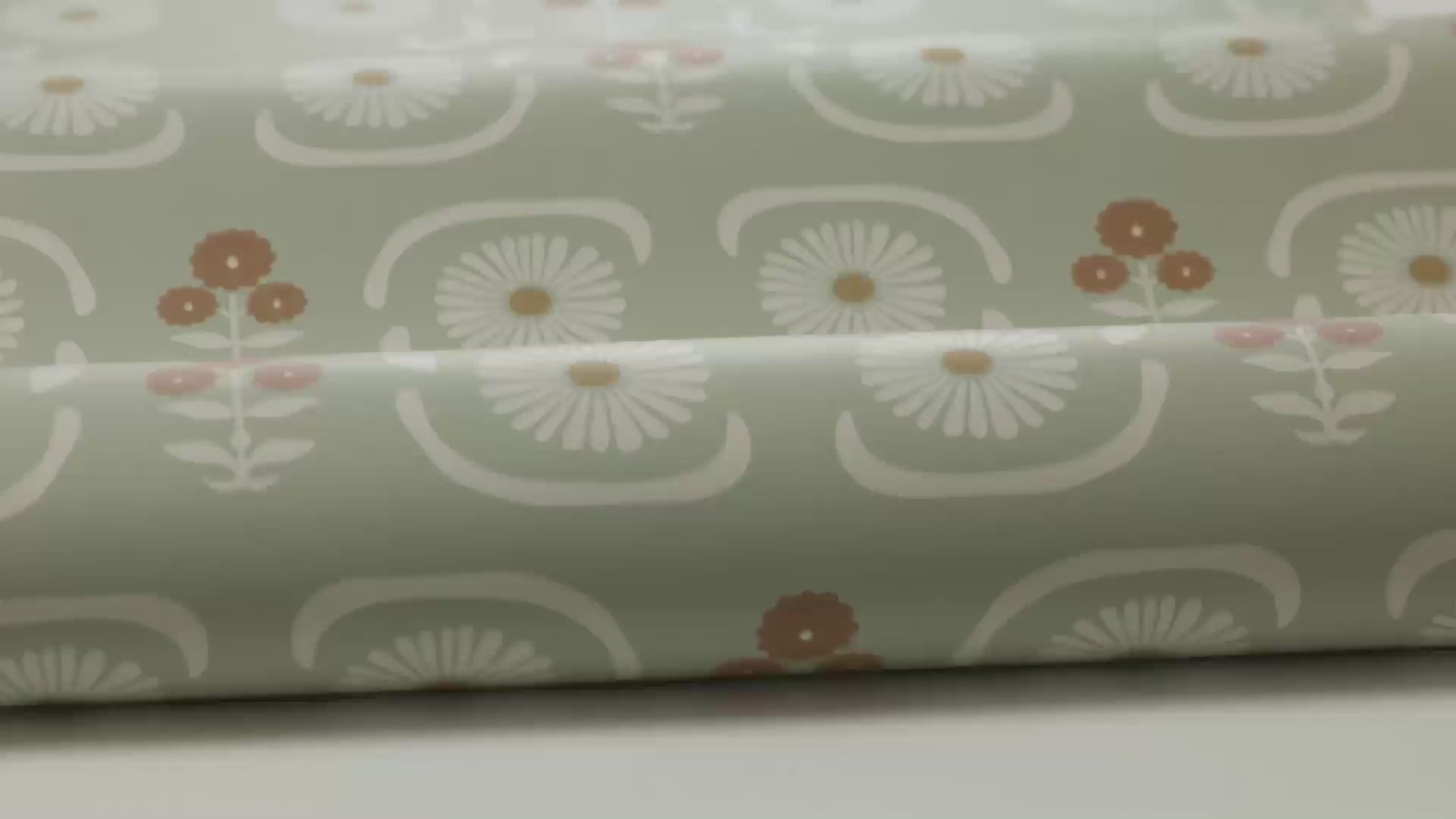 ISOLDE Green Floral Pattern Wallpaper with Cream