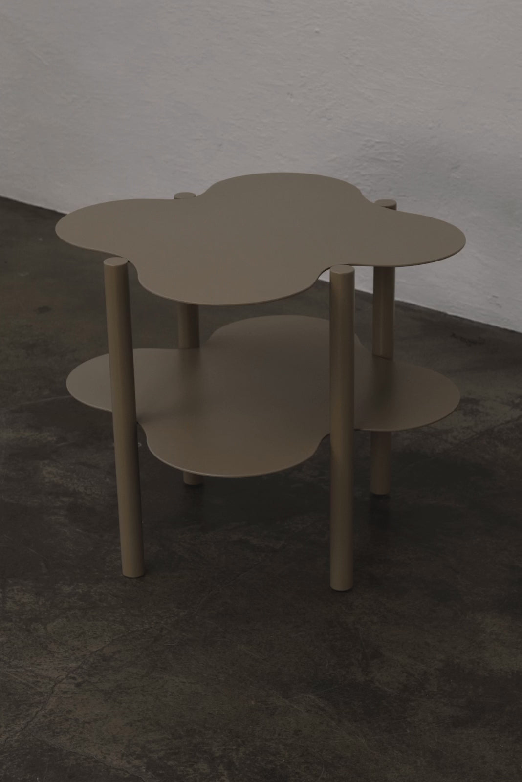 Stolik boczny FLOS stalowy – The Good Living & Co.