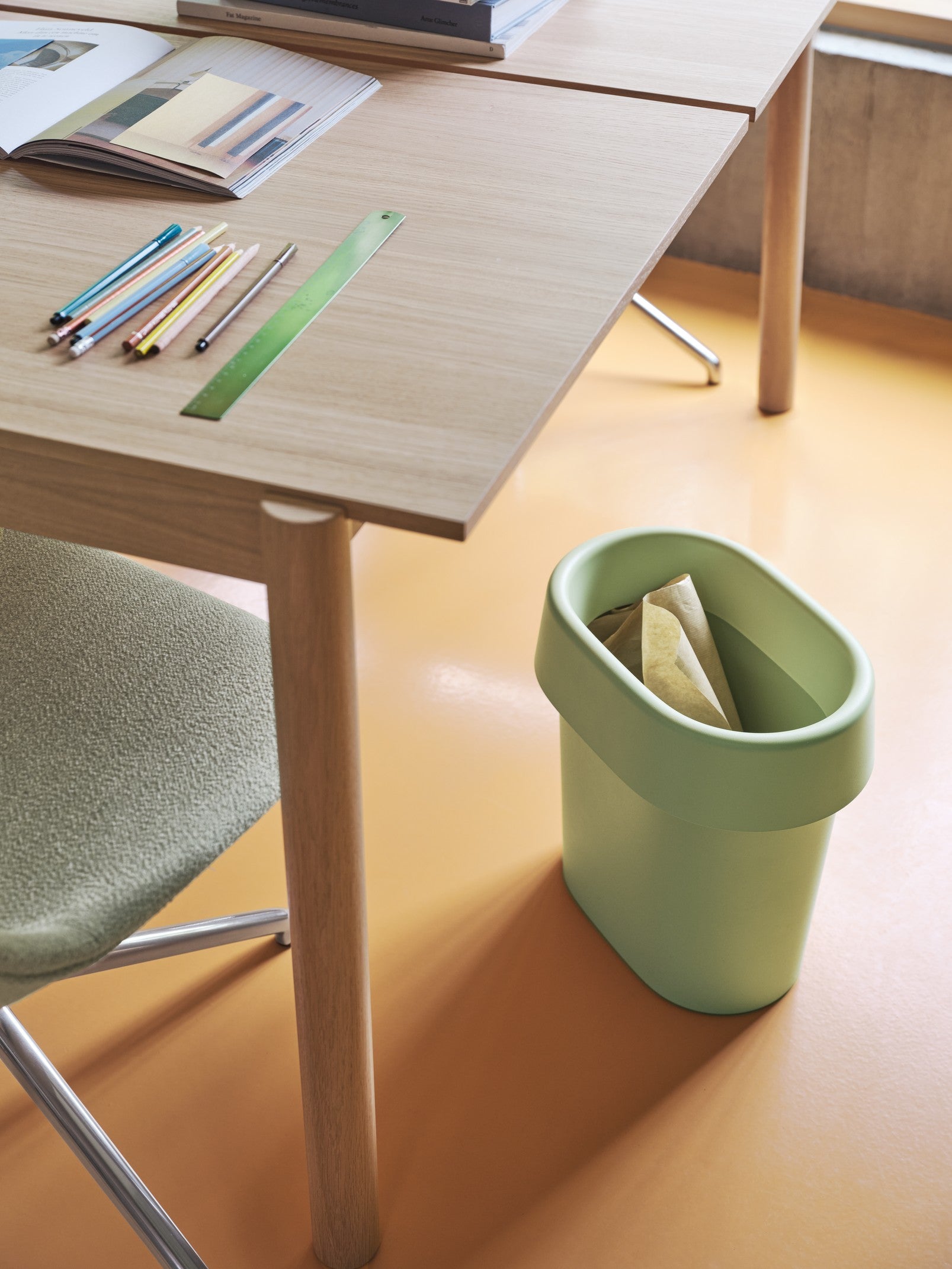 Bürotisch LINEAR SYSTEM - KONFIGURATION 2 Eichenfurnier