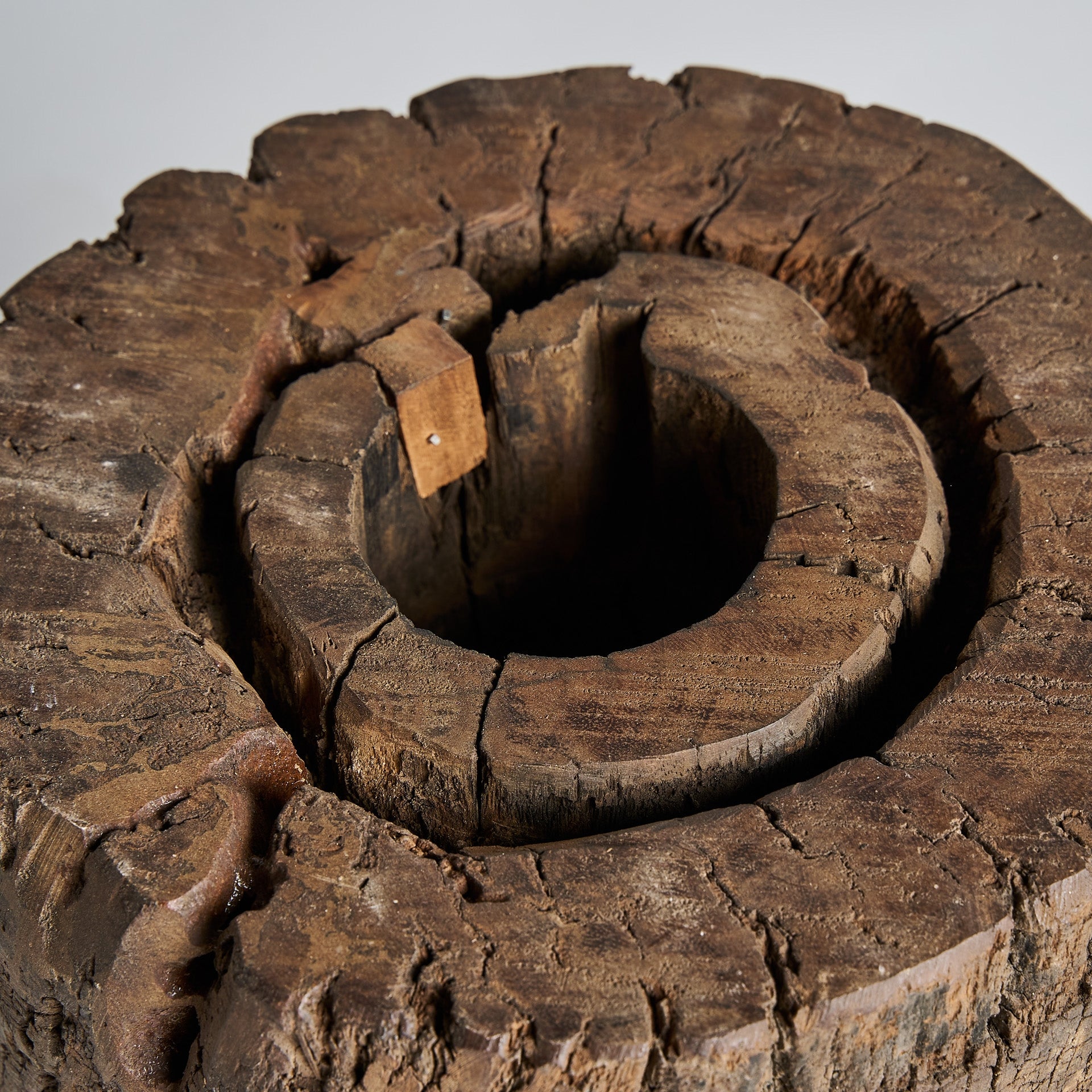 KRAJ Side Table, Distressed Mango Wood