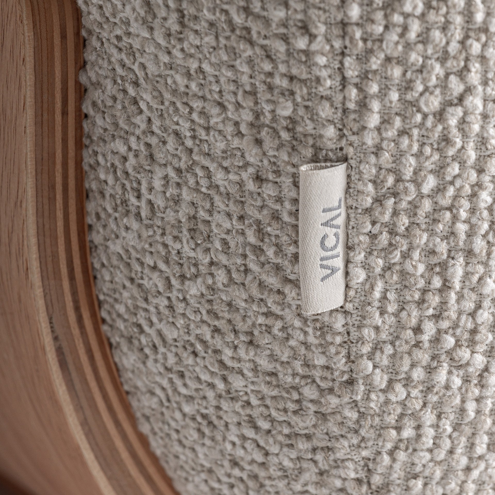 Puff SASI gebrochenes Weiß