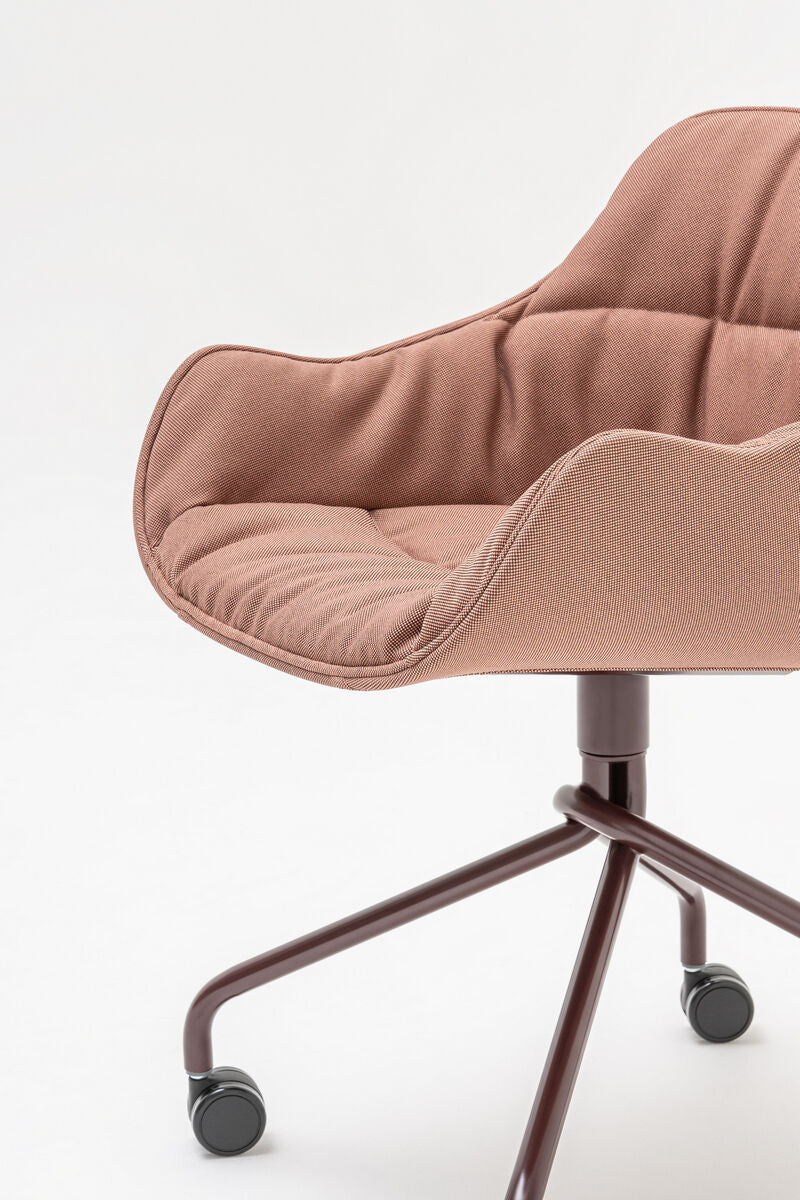 Krzesło obrotowe BALTIC SOFT DUO z metalową podstawą  z kółkami do miękkiej powierzchni- kolor do wyboru [Milena] MDD    Eye on Design
