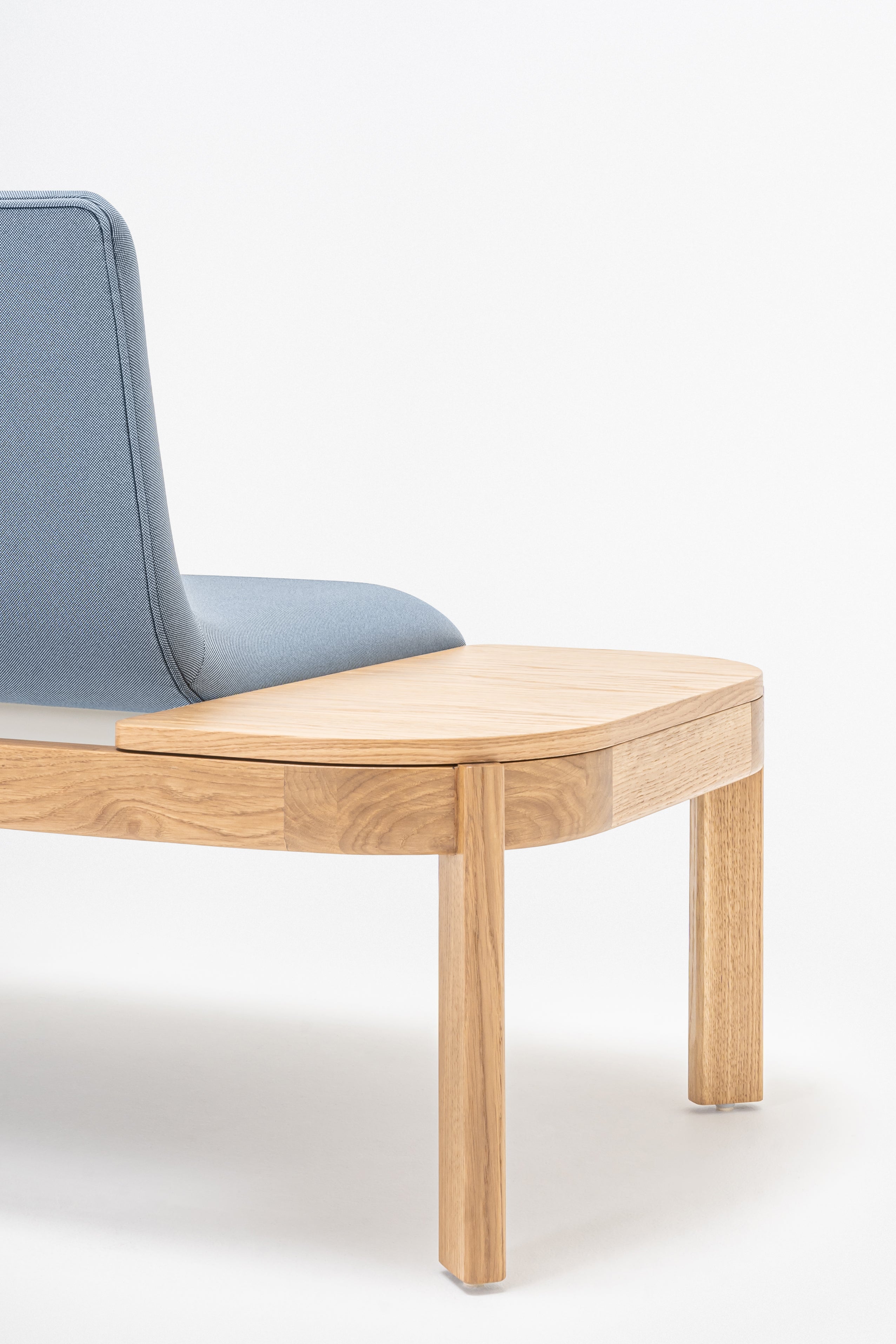 Upholstered bench with ramps of the wooden base