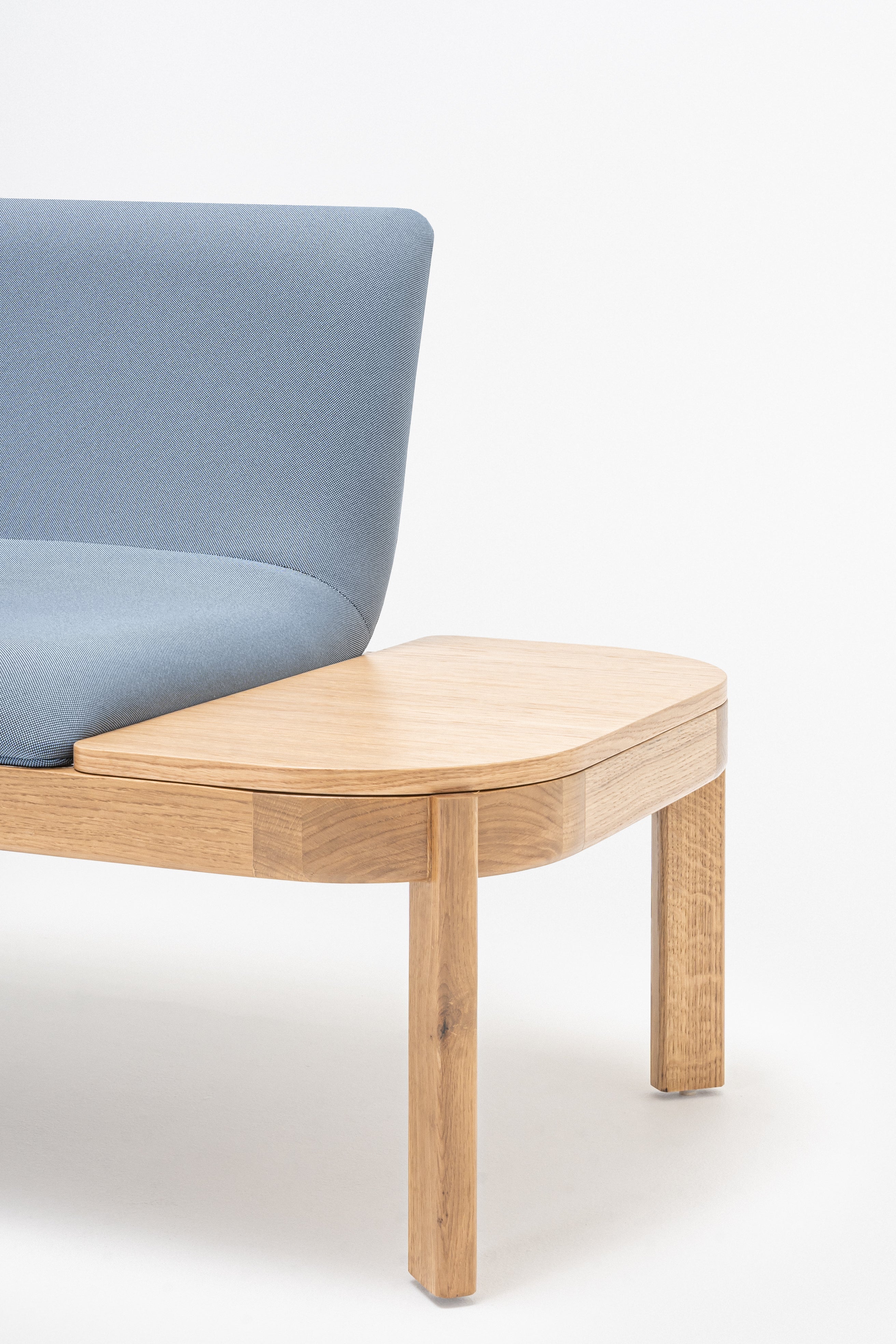 Upholstered bench with ramps of the wooden base