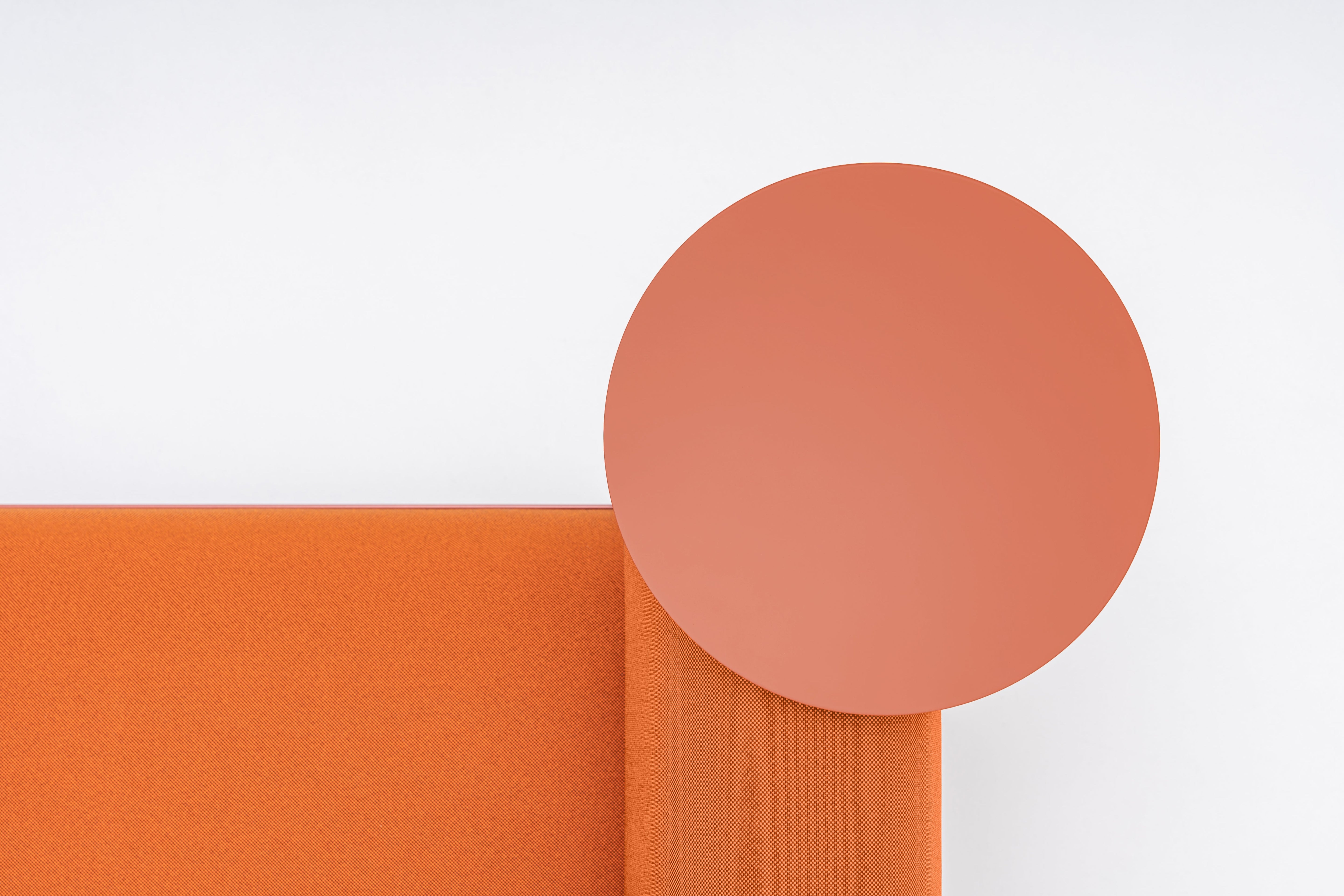 Fotel niski STILT tapicerowany