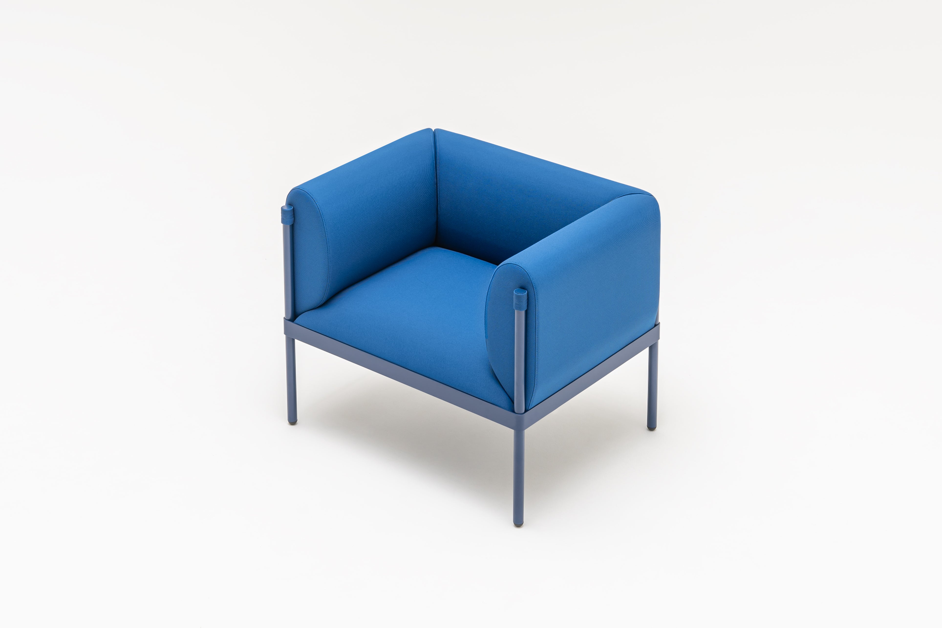 Fotel niski STILT tapicerowany