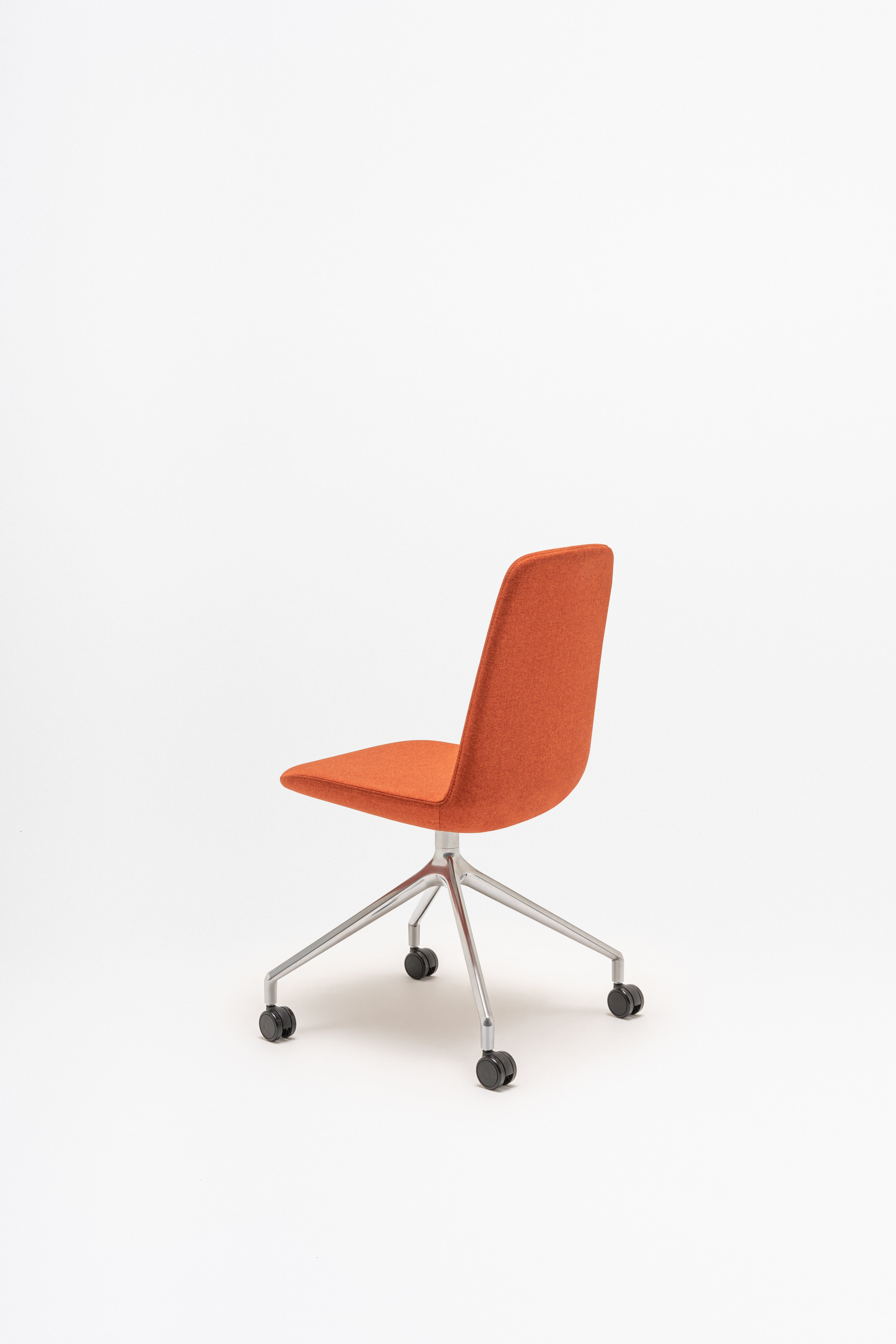 Ulti swivel aluminum chair polished