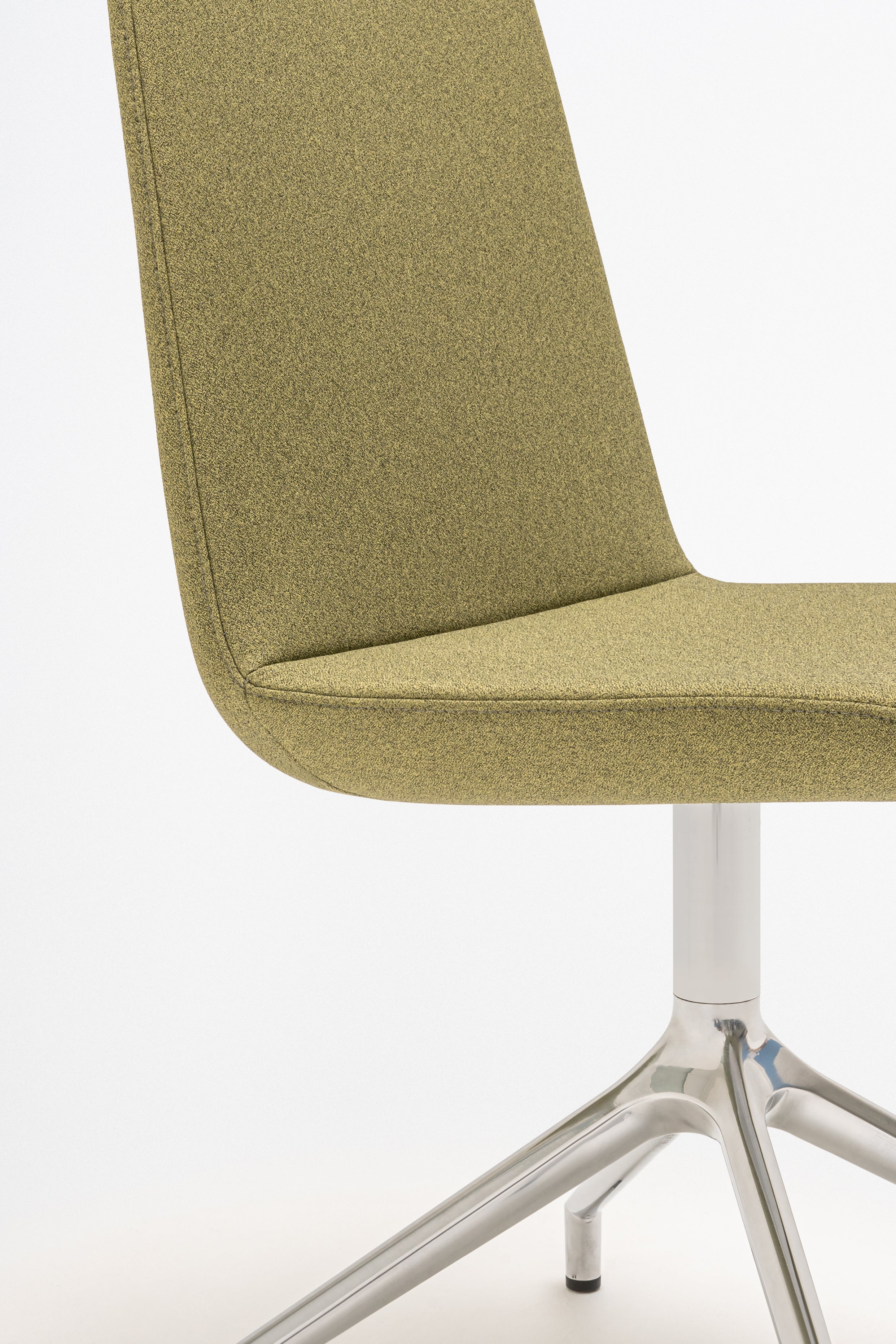 Ulti swivel aluminum chair polished