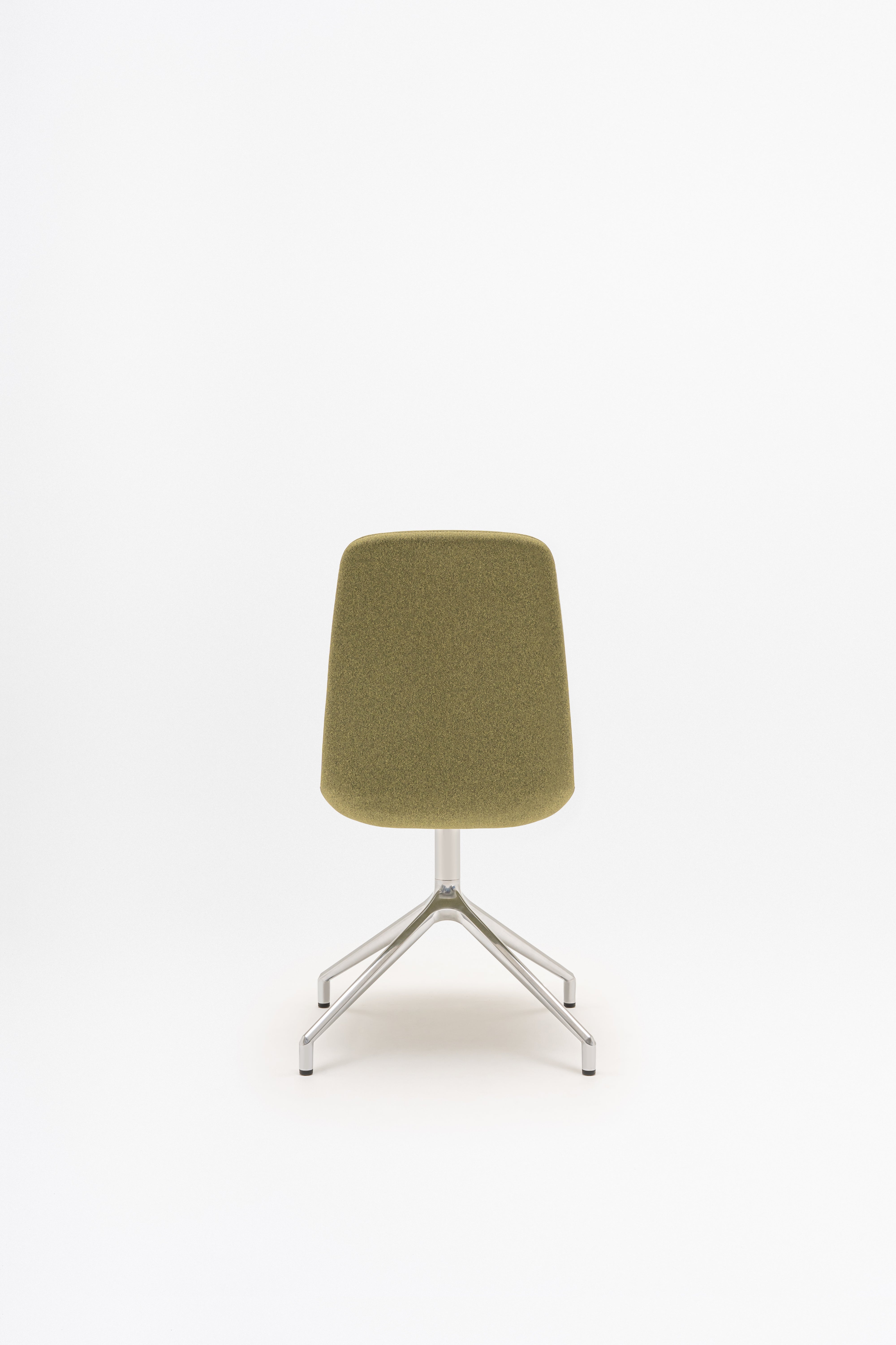 Ulti swivel aluminum chair polished