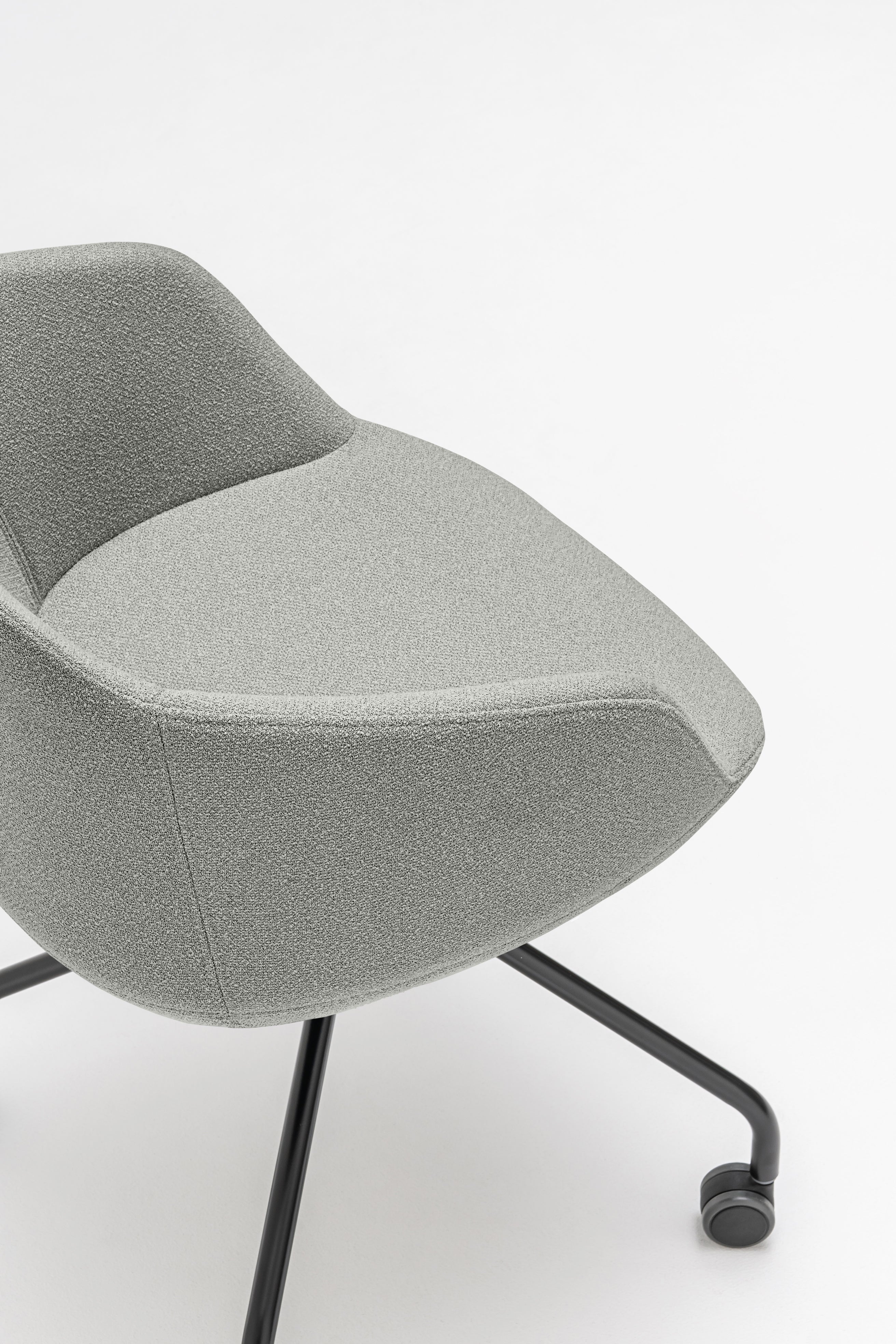 Krzesło biurowe ULTRA podstawa krzyżak z kółkami do powierzchni twardej