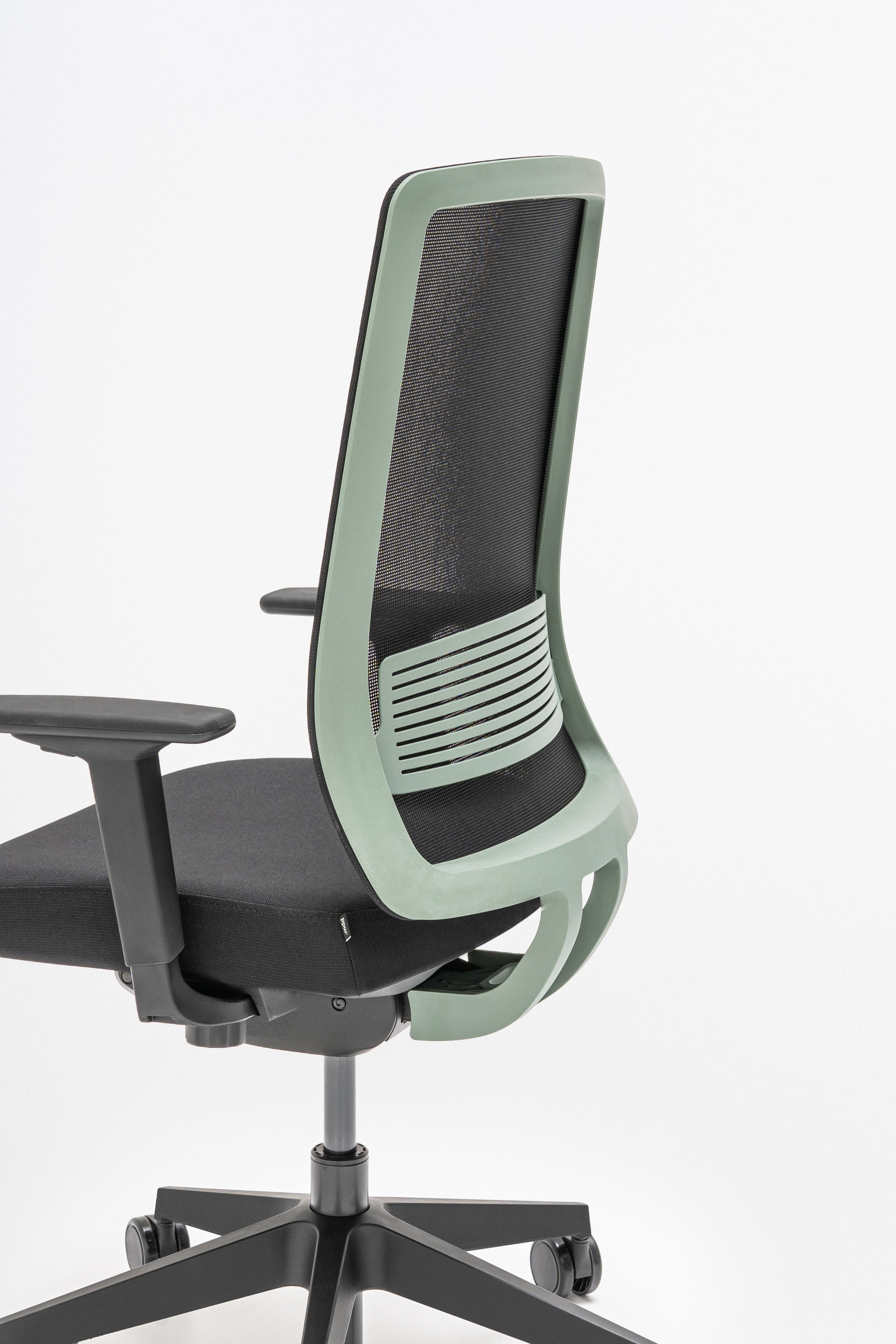 Apex Office Chair mit Rädern für eine harte Oberfläche