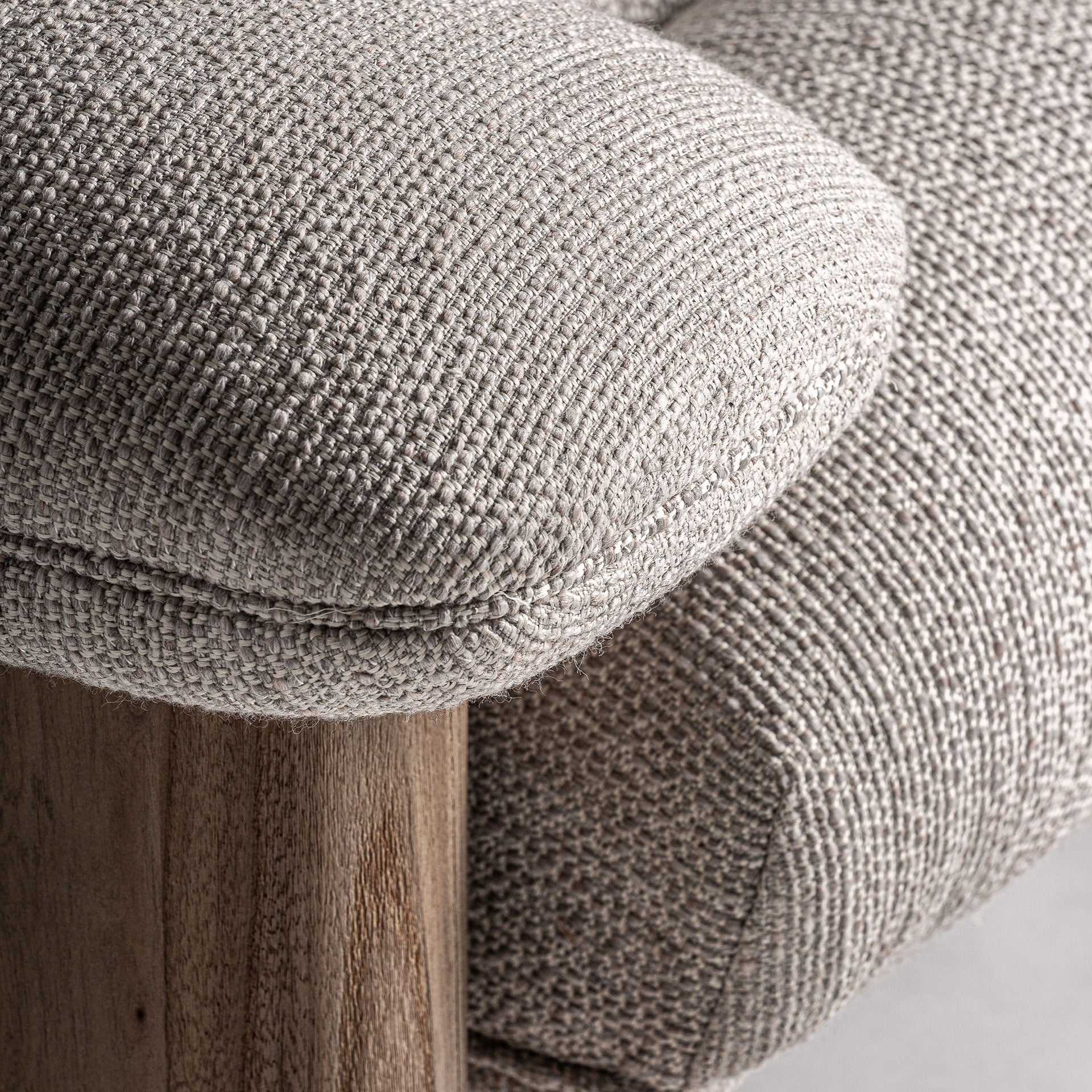 Sofa met kussens JACQUARD beige met houten basis