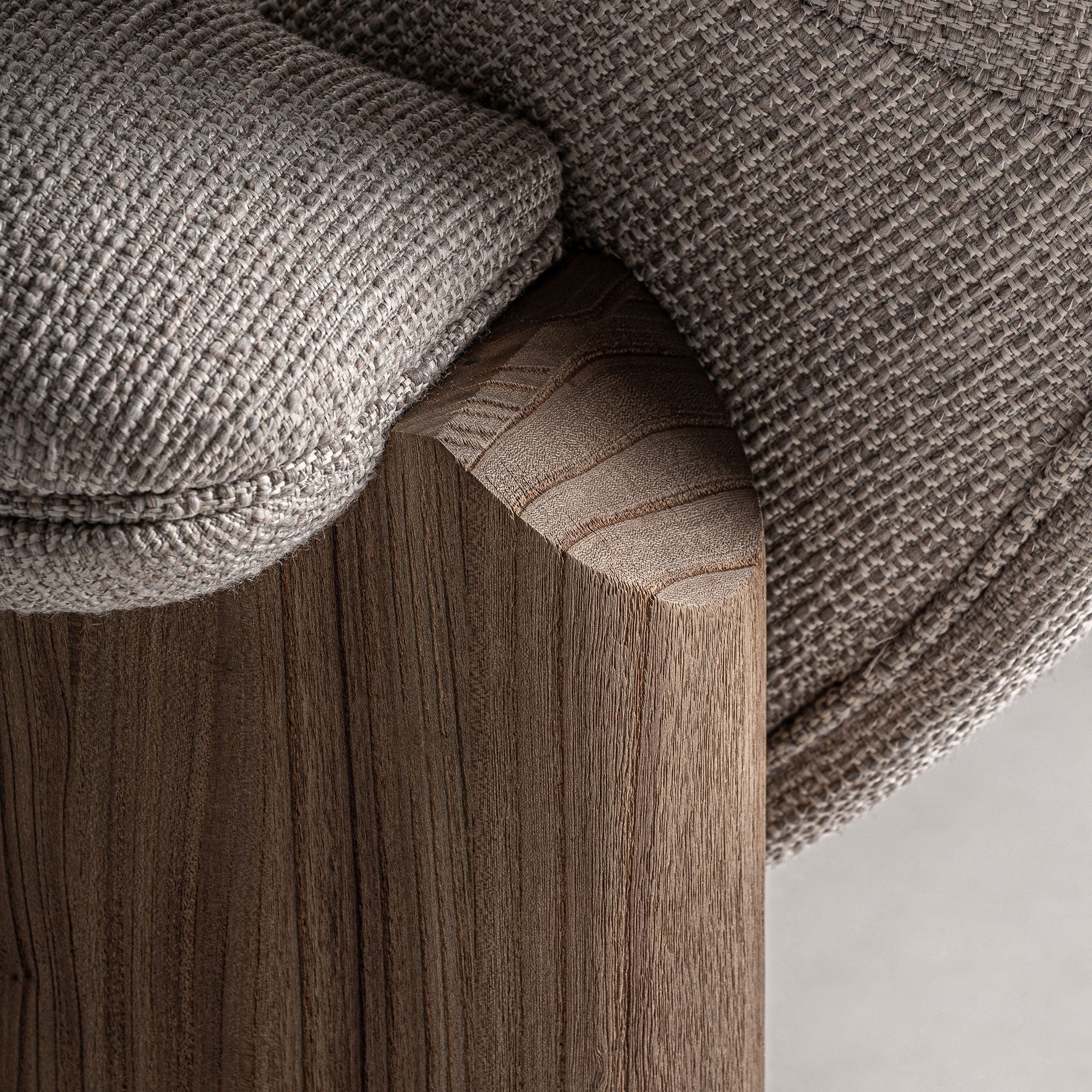 Sofa met kussens JACQUARD beige met houten basis