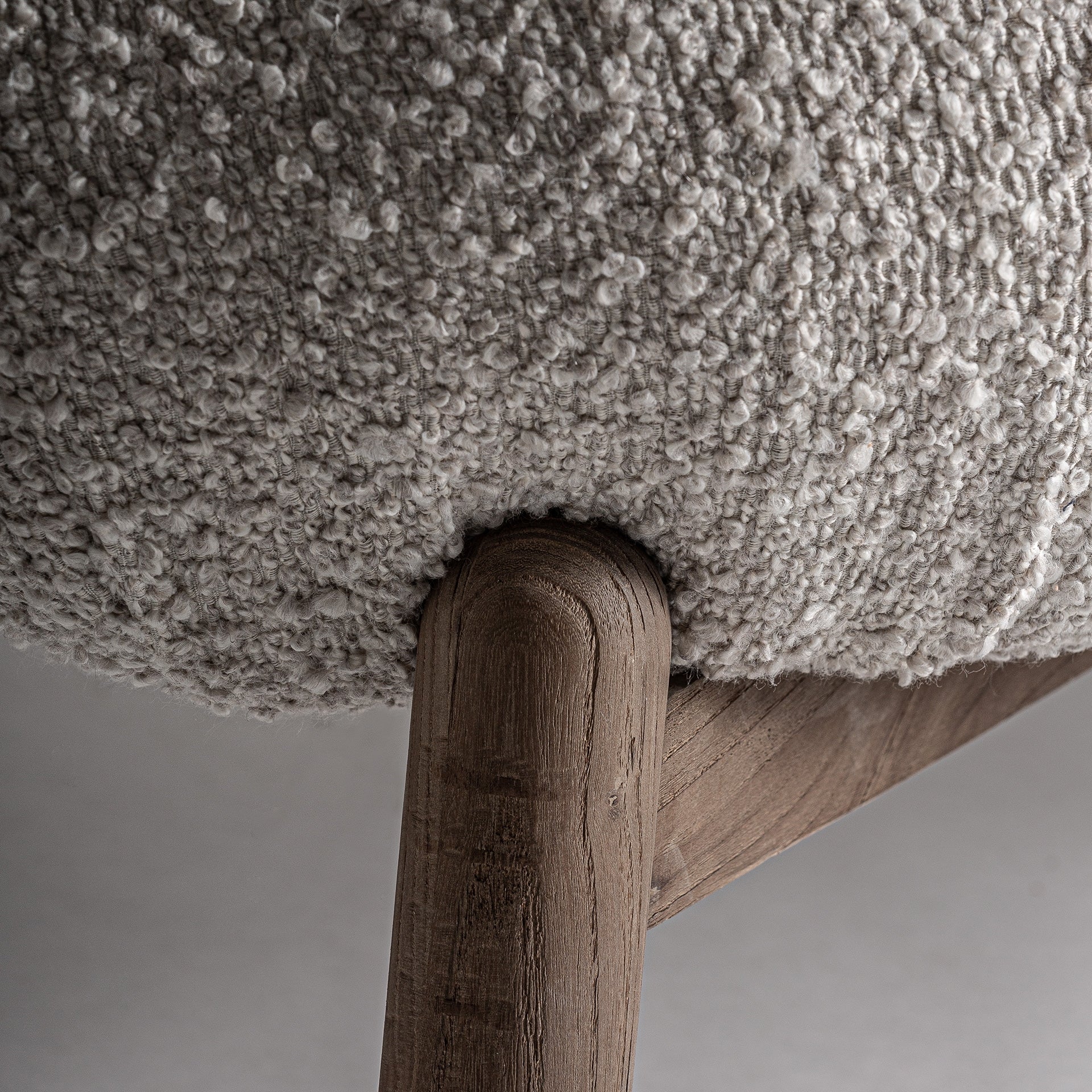 Sofa JACQUARD beige met houten basis
