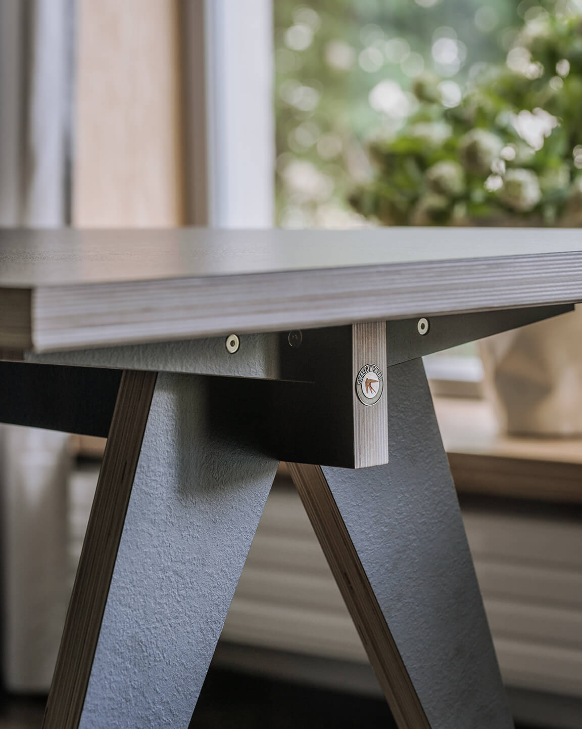 ST CALIPERS black table