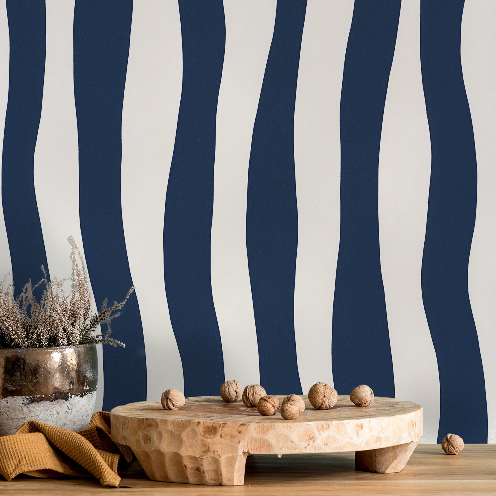 Structuurtapijt met abstract patroon in golvende strepen SUNDAE - MARINE marineblauw