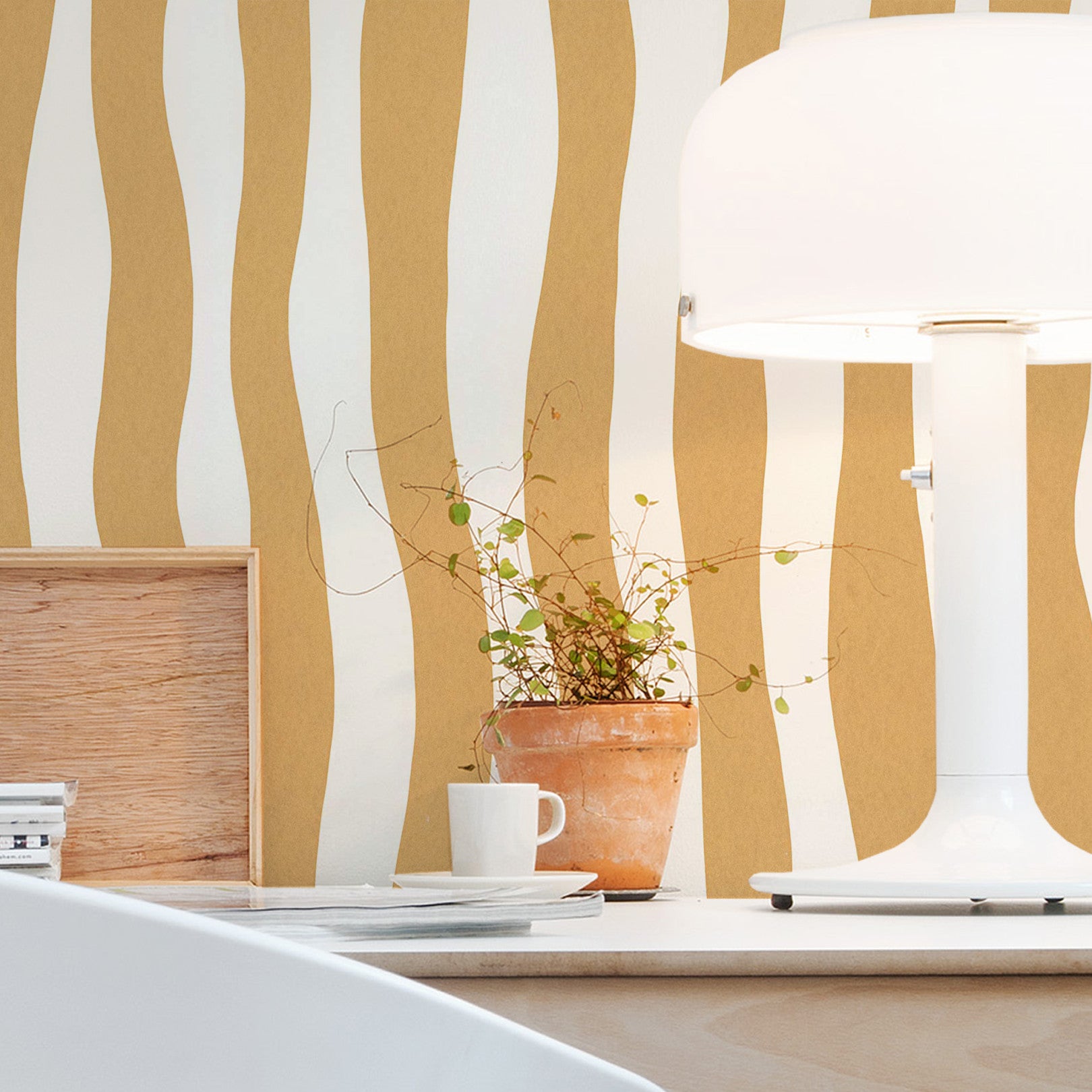 Structuurtapijt met abstract patroon in golvende strepen SUNDAE - MIEL honing
