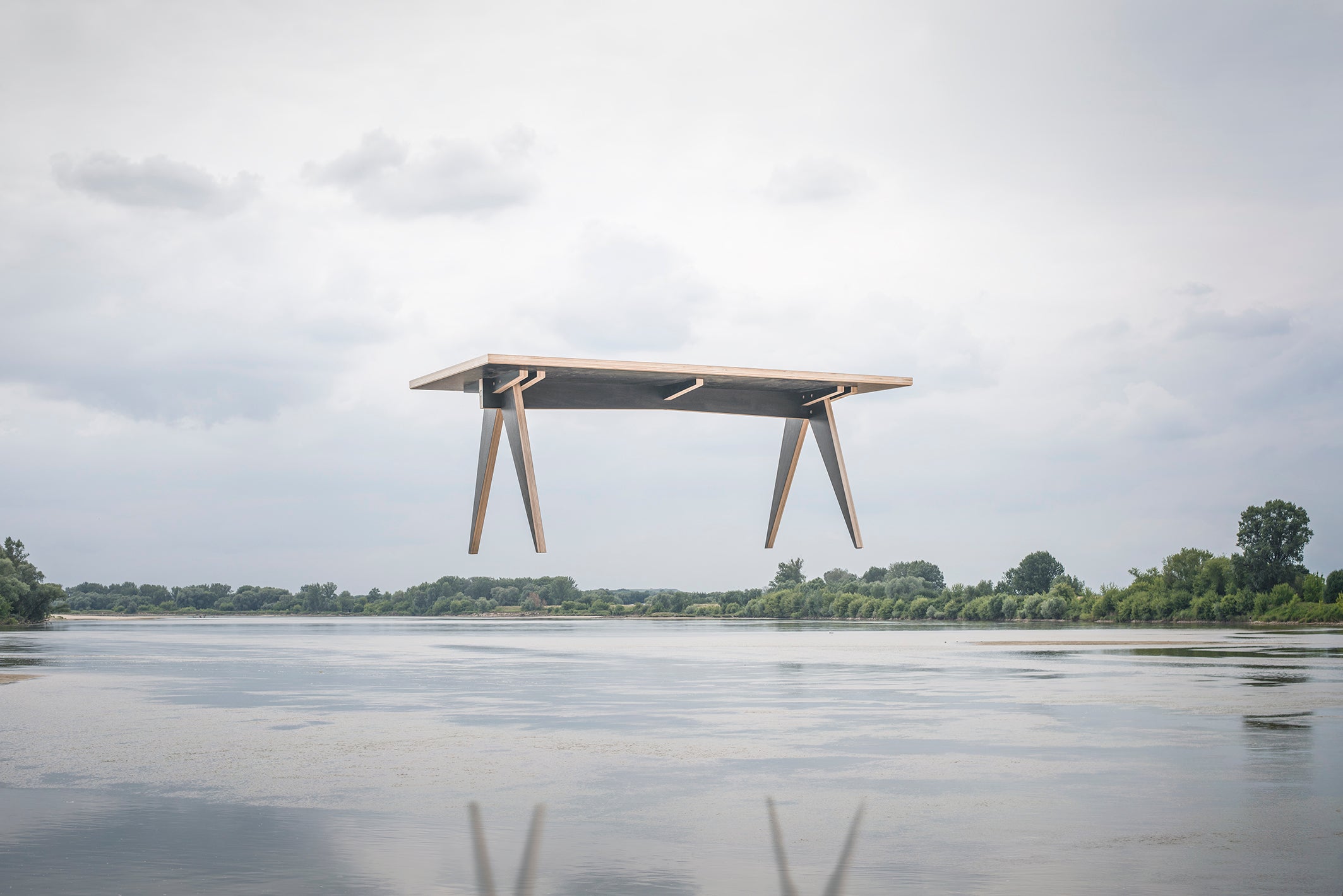 ST CALIPERS black table