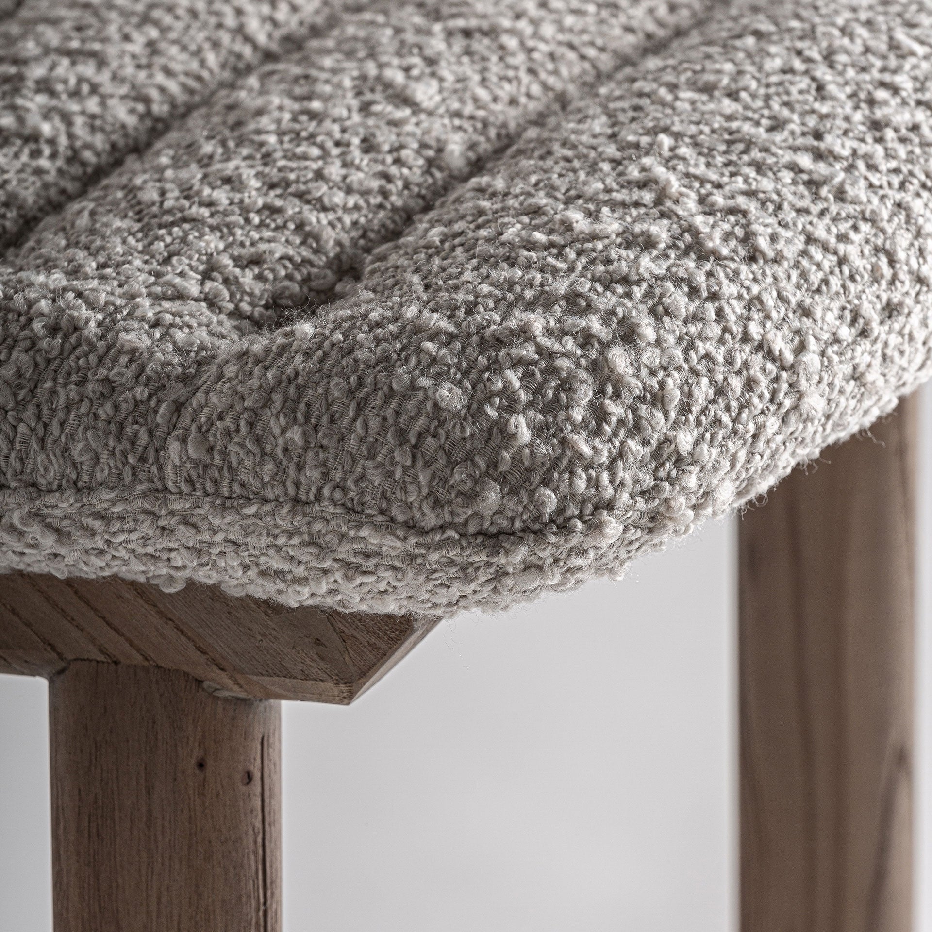 Barhocker JACQUARD beige mit Eichenholzgestell