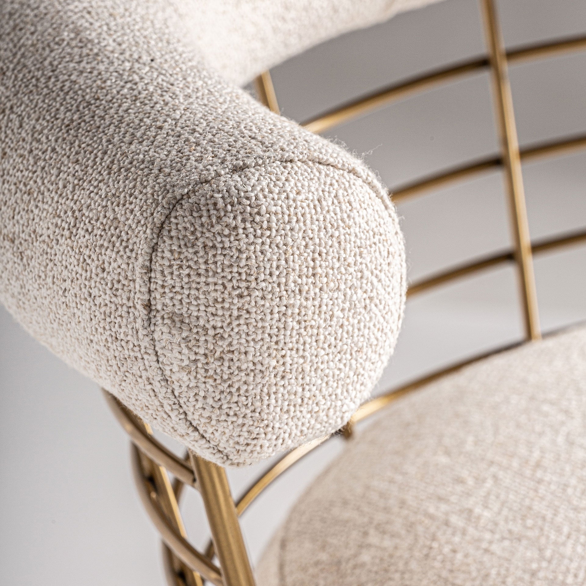 Barhocker TRESIVIO creme mit goldenem Fuß