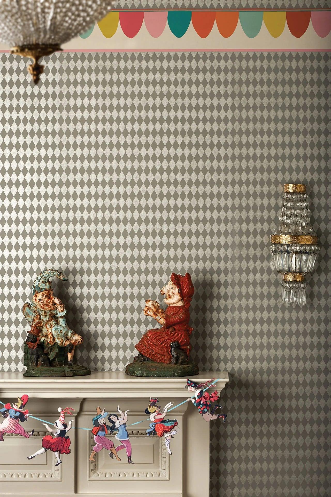 Tapeta metaliczna z geometrycznym wzorem WHIMSICAL - Titania zielony na ścianę – Cole & Son