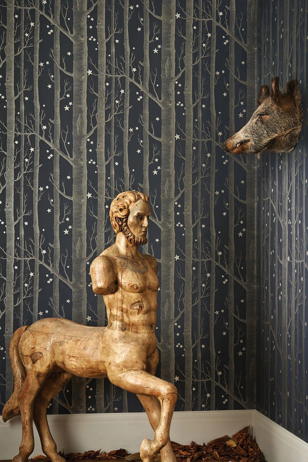 Tapete mit pflanzlichem Motiv von Bäumen und Wäldern WHIMSICAL - Woods & Stars braun