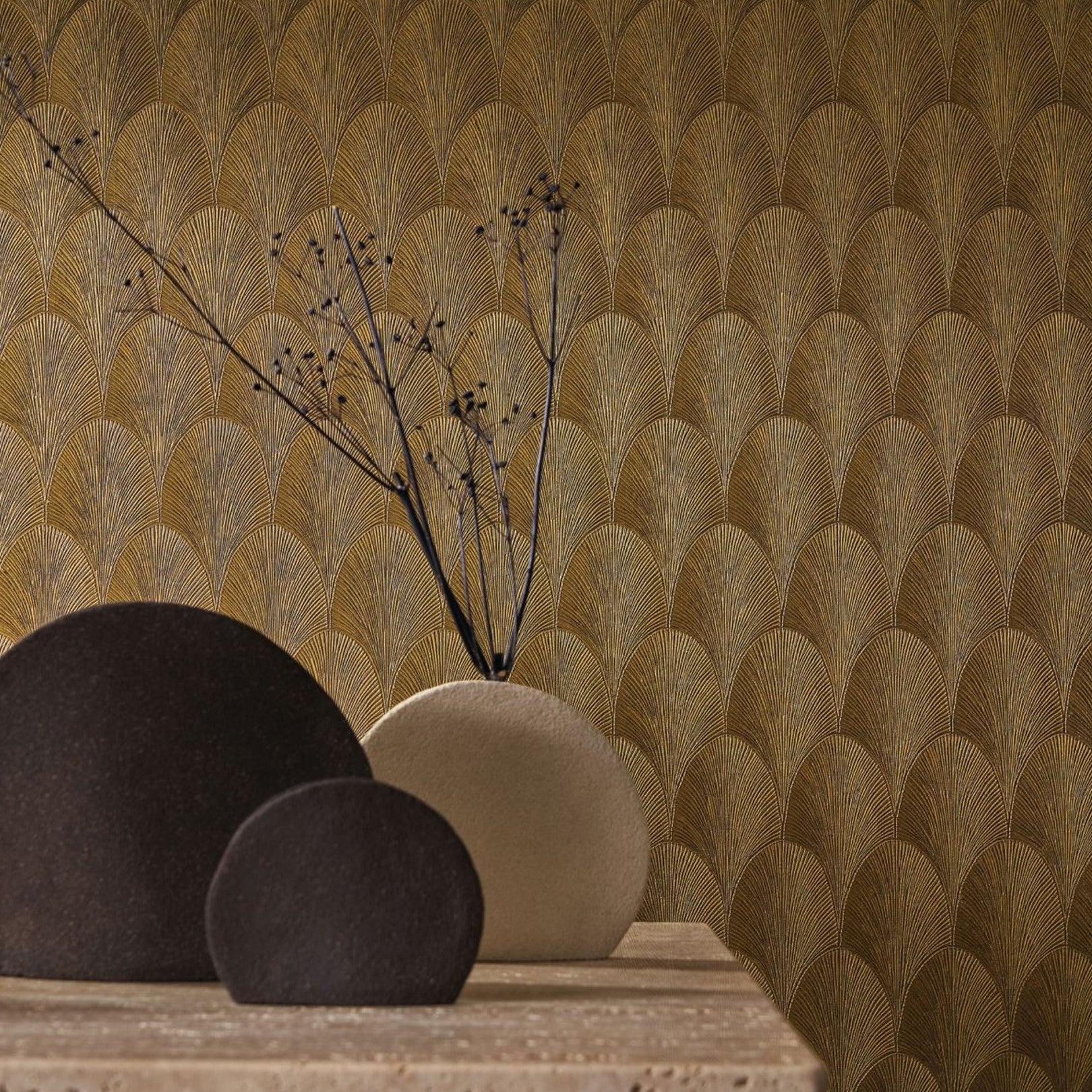 Metalltapete mit geometrischem Muster TOURMALINE - DORE/FONCE braun mit goldenen Akzenten