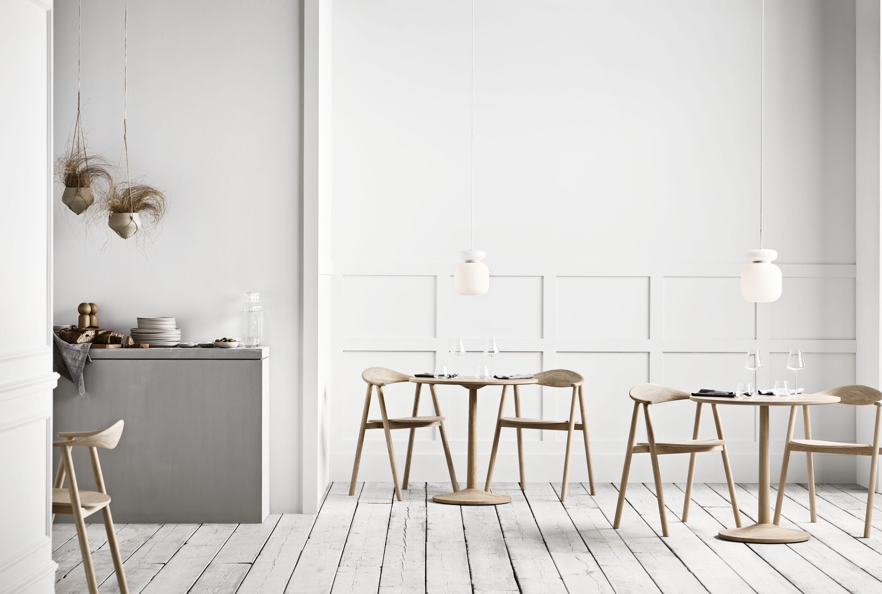 Ronde tafel TURNED eikenfineer