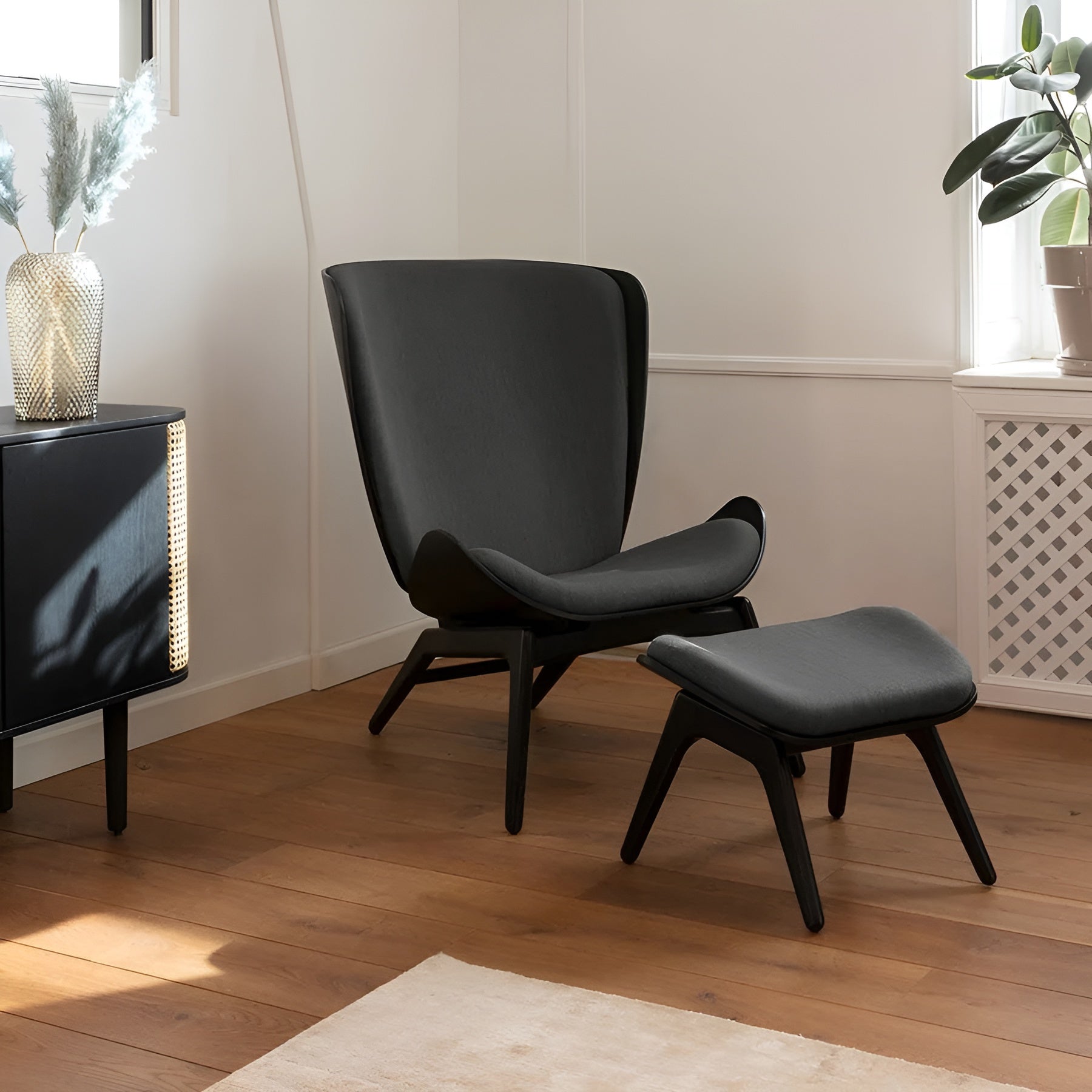 Fauteuil READER zwart leer met zwarte basis