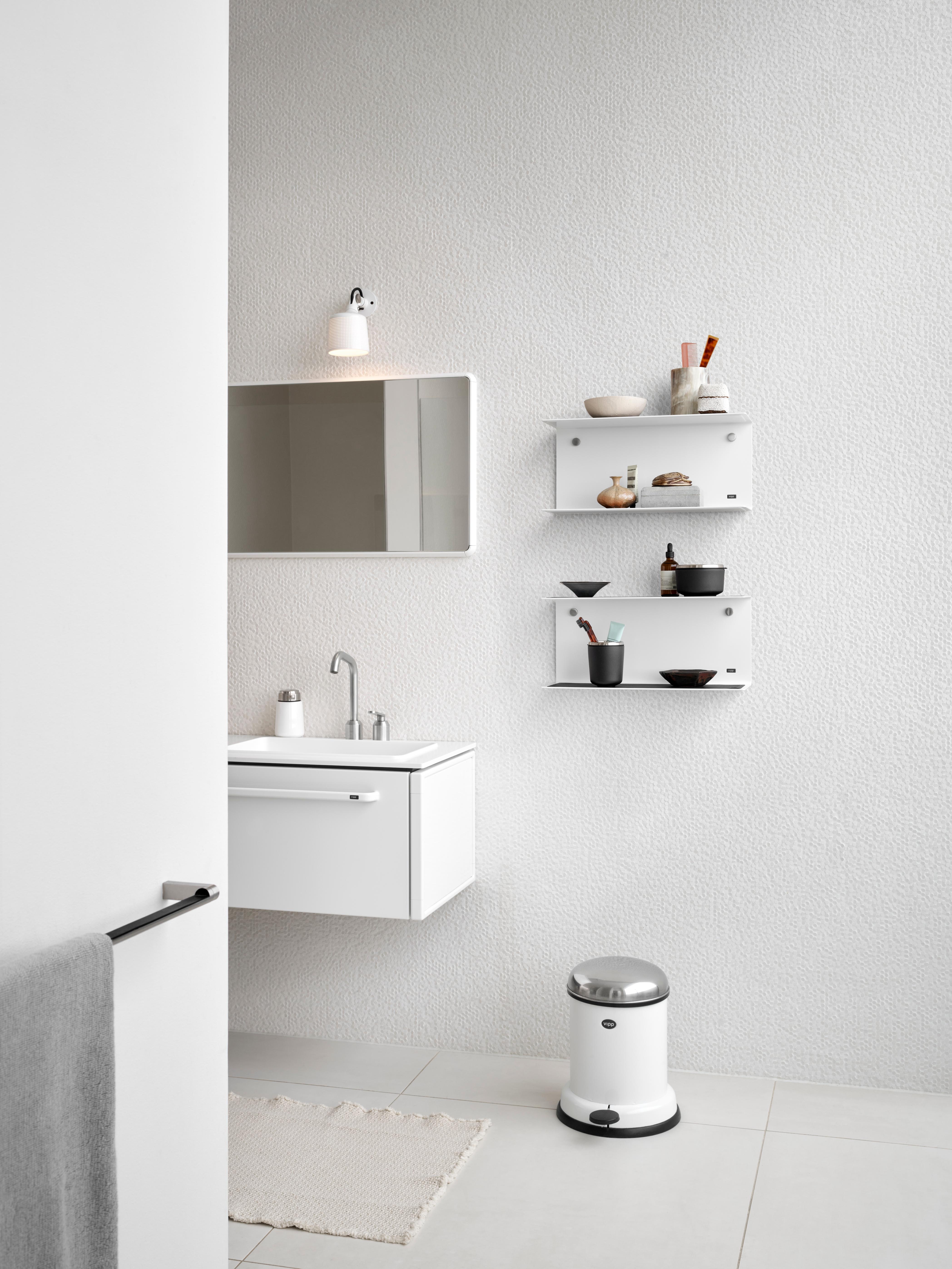 Lustro łazienkowe VIPP biała aluminiowa rama