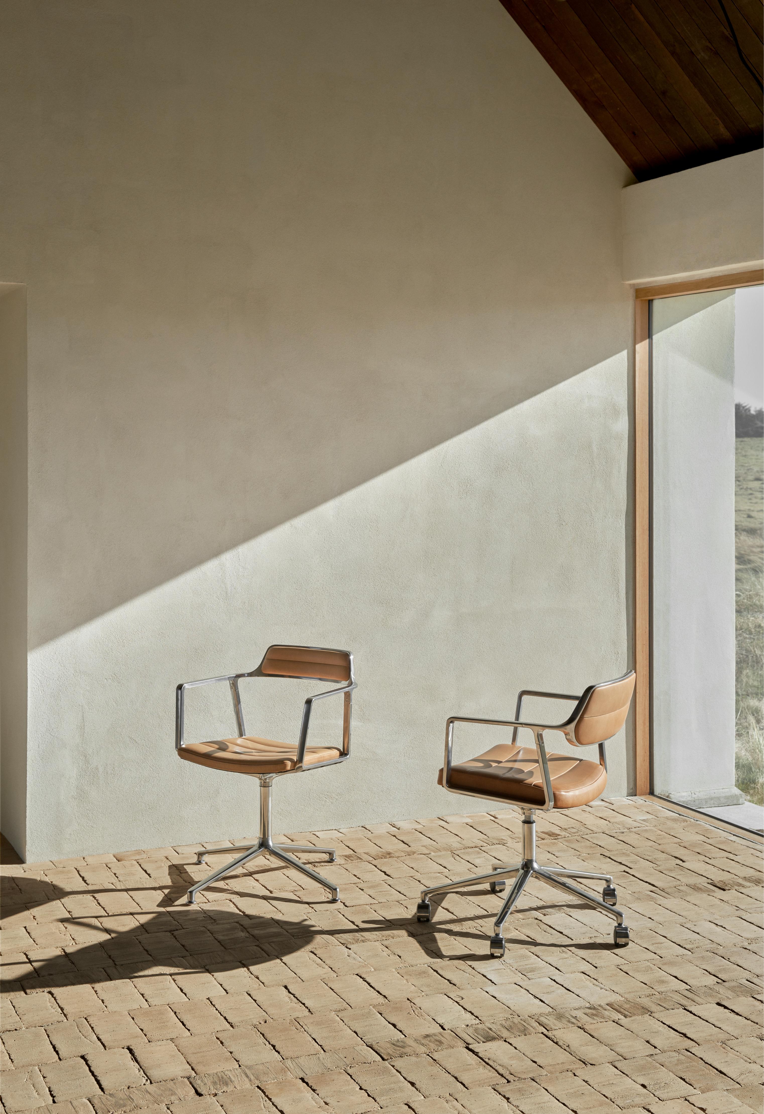 Bürostuhl 453+ karamellfarbene Leder mit Metallbasis