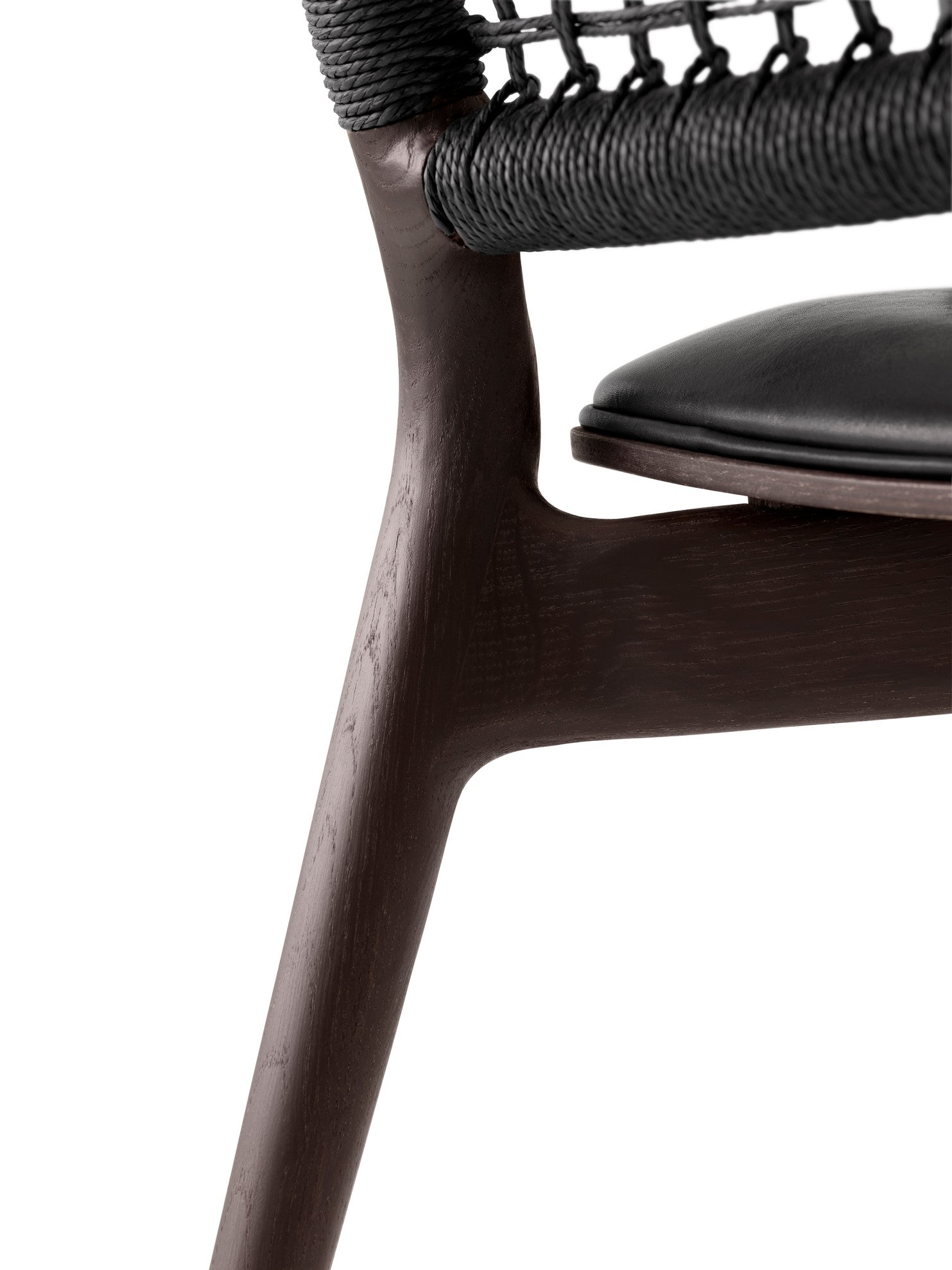 Fauteuil CABIN zwart leer met donkere eiken basis