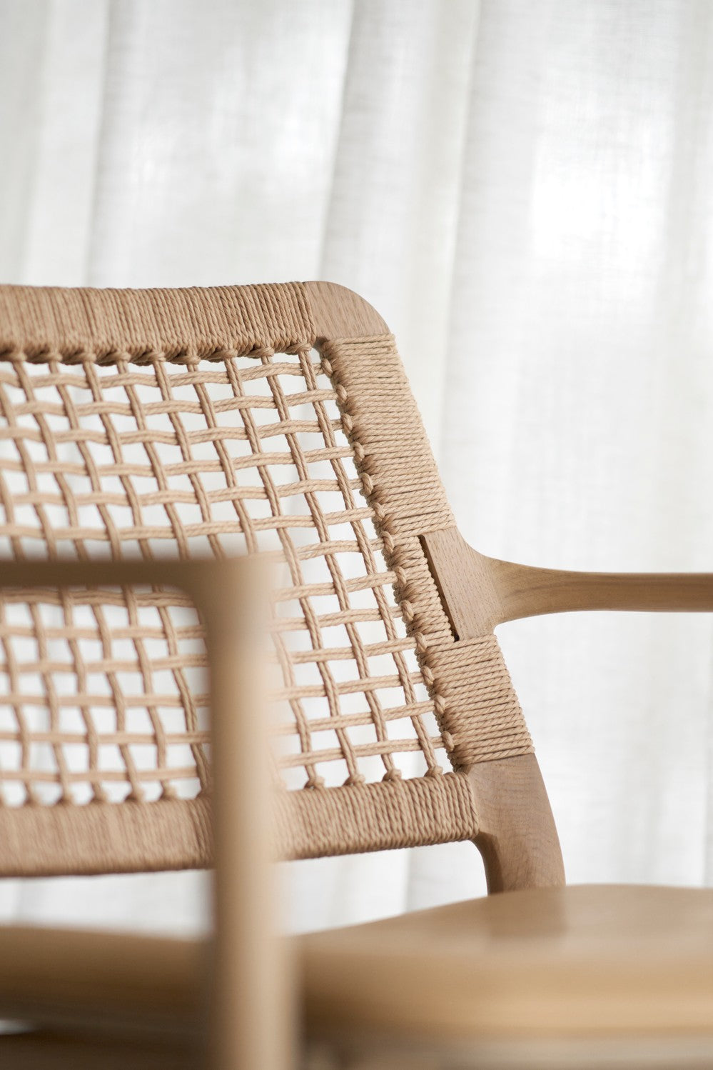 Fauteuil CABIN karamelkleurig leer met lichte eiken basis