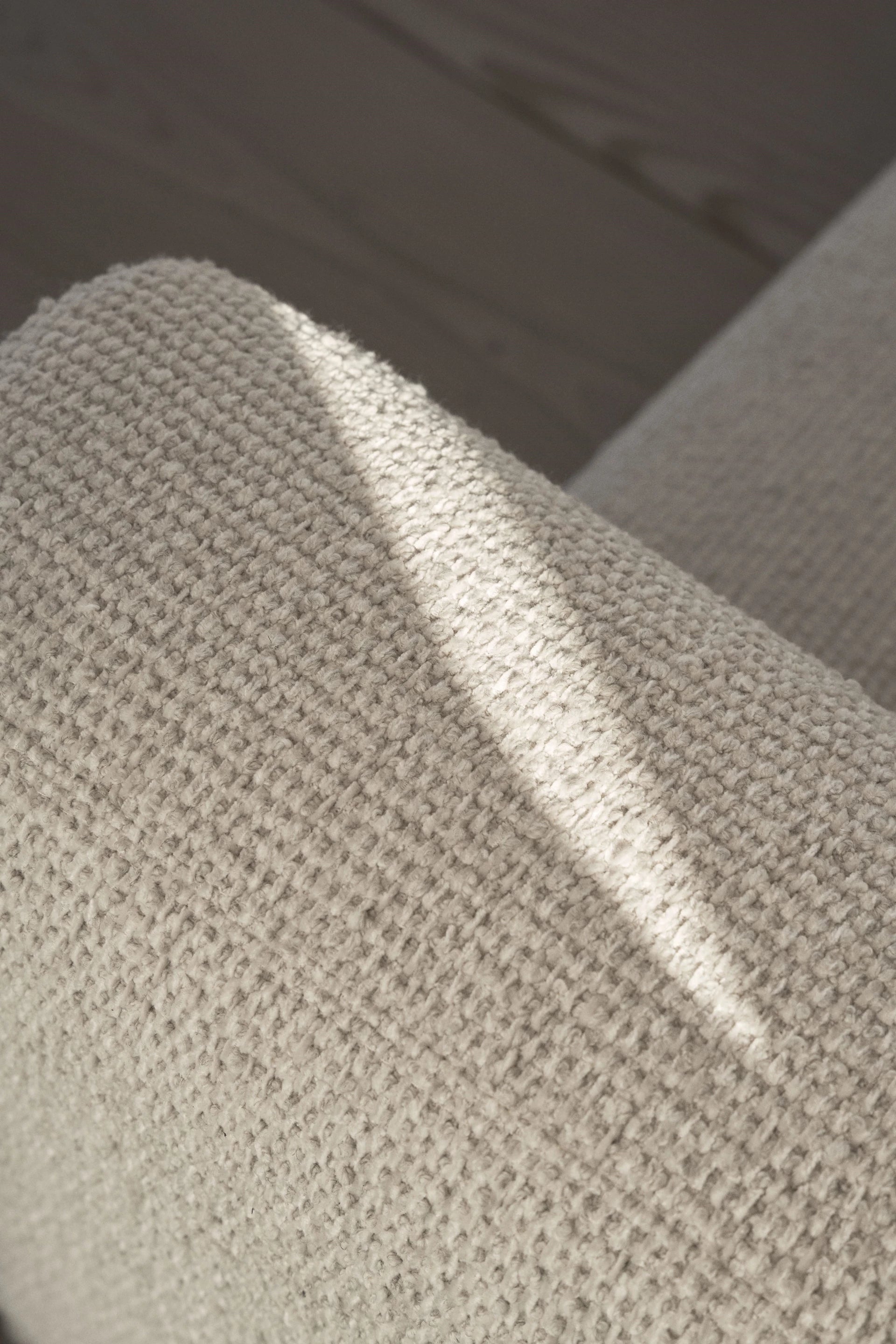 Sofa 2-zits CHIMNEY bruin boucle met stalen basis