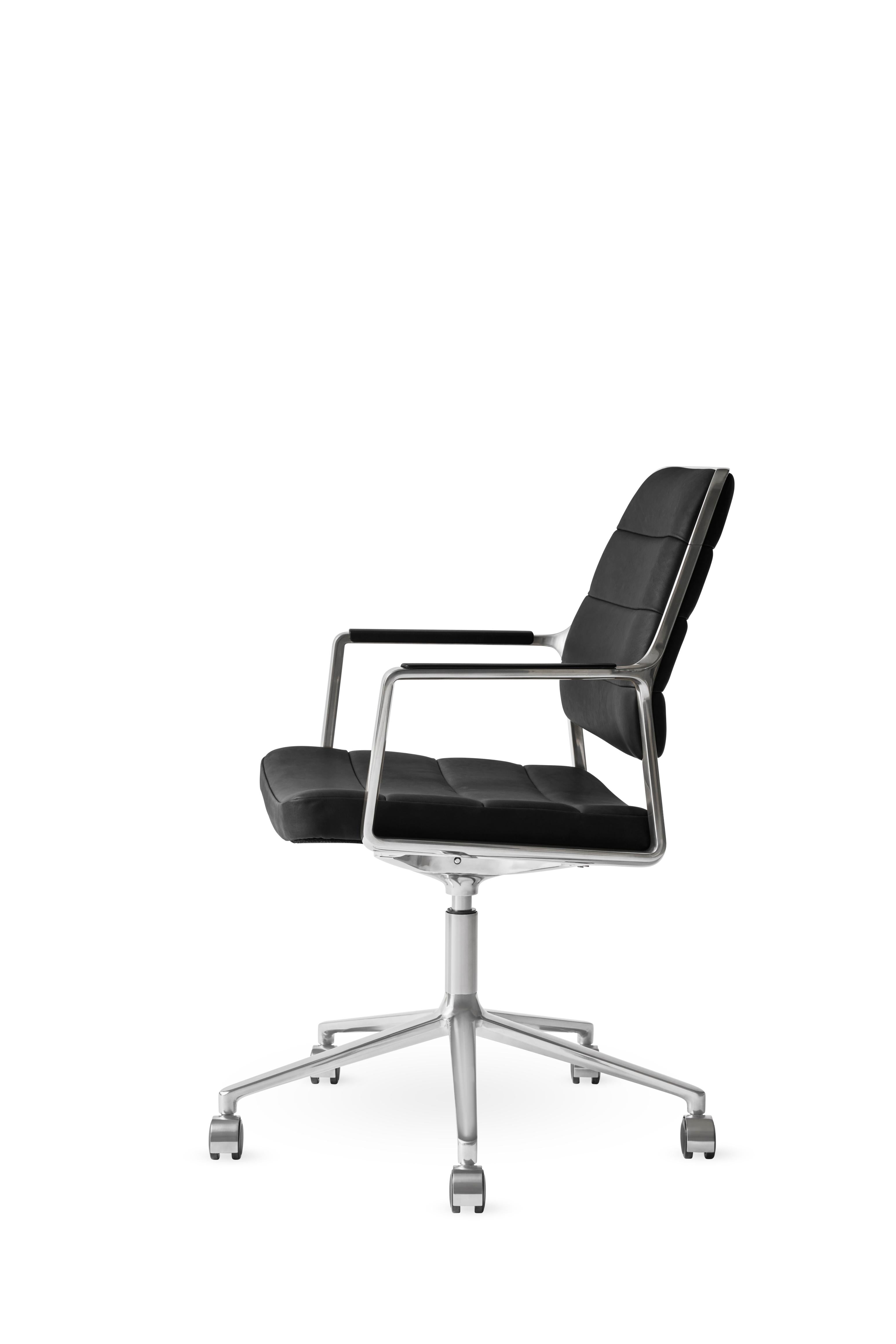 Bureau stoel 455+ met zwarte leren bekleding en metalen basis