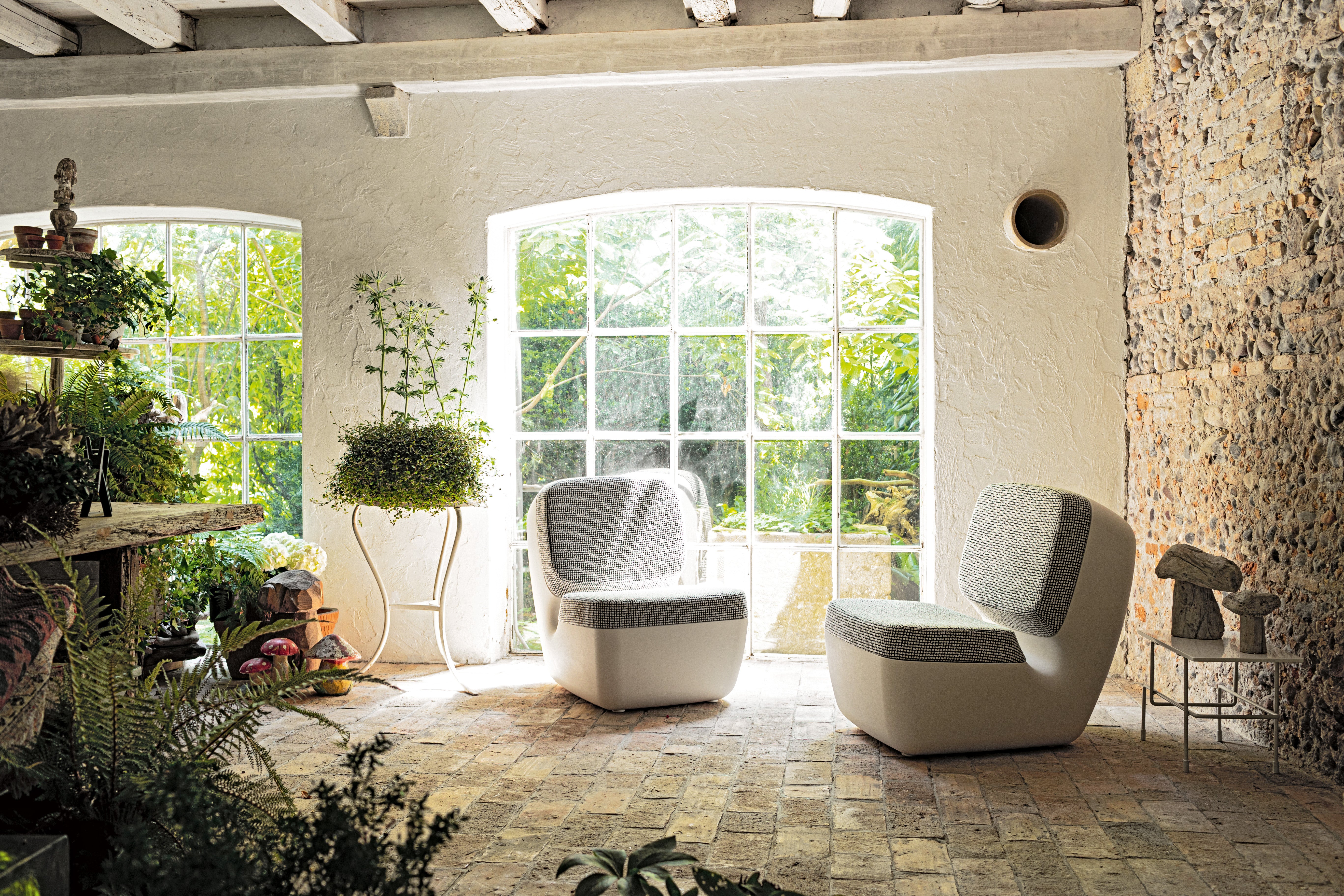 Fotel NIMROD fioletowy Magis    Eye on Design