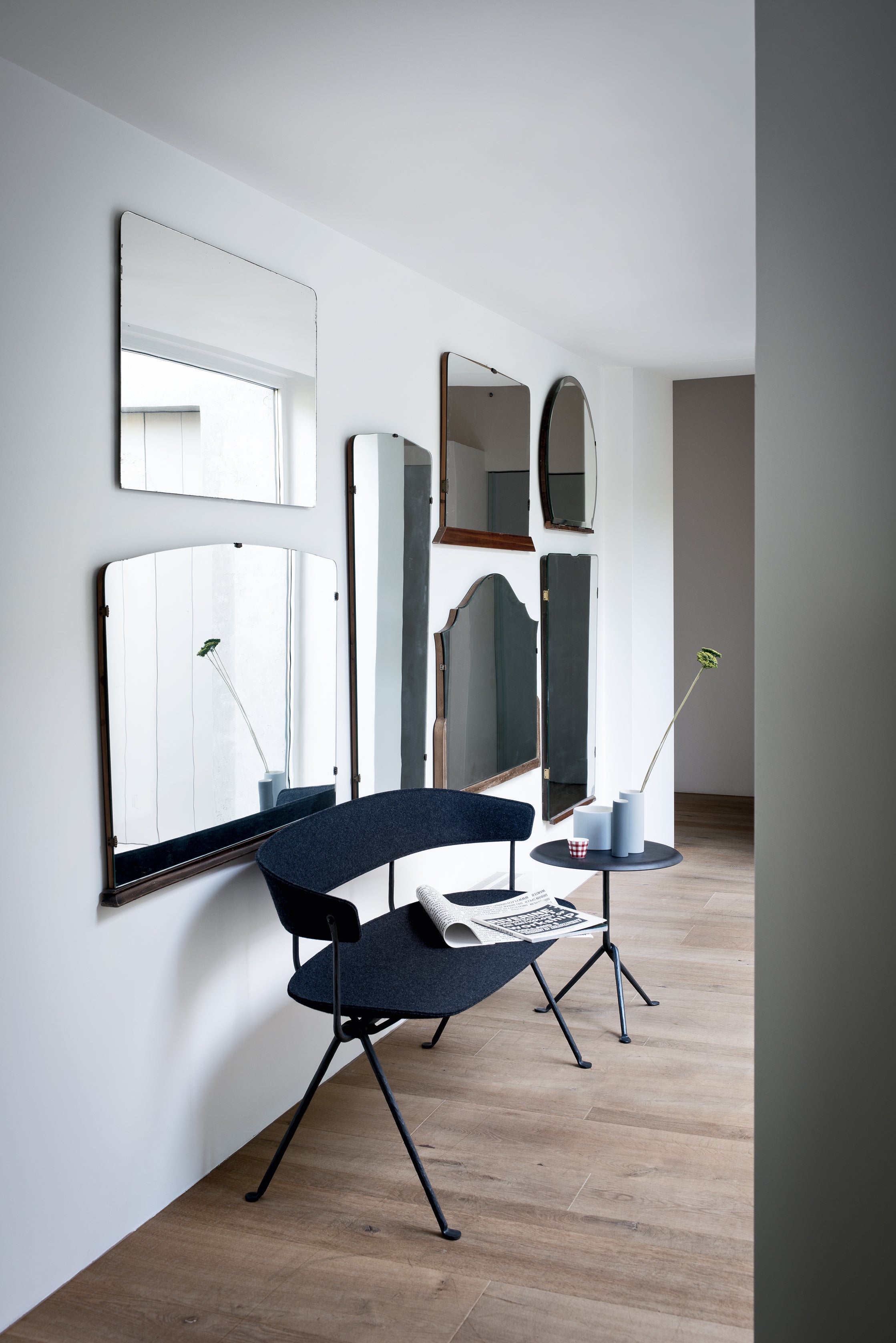 Ławka dwuosobowa OFFICINA DUETTO czarny buk i antracyt Magis    Eye on Design