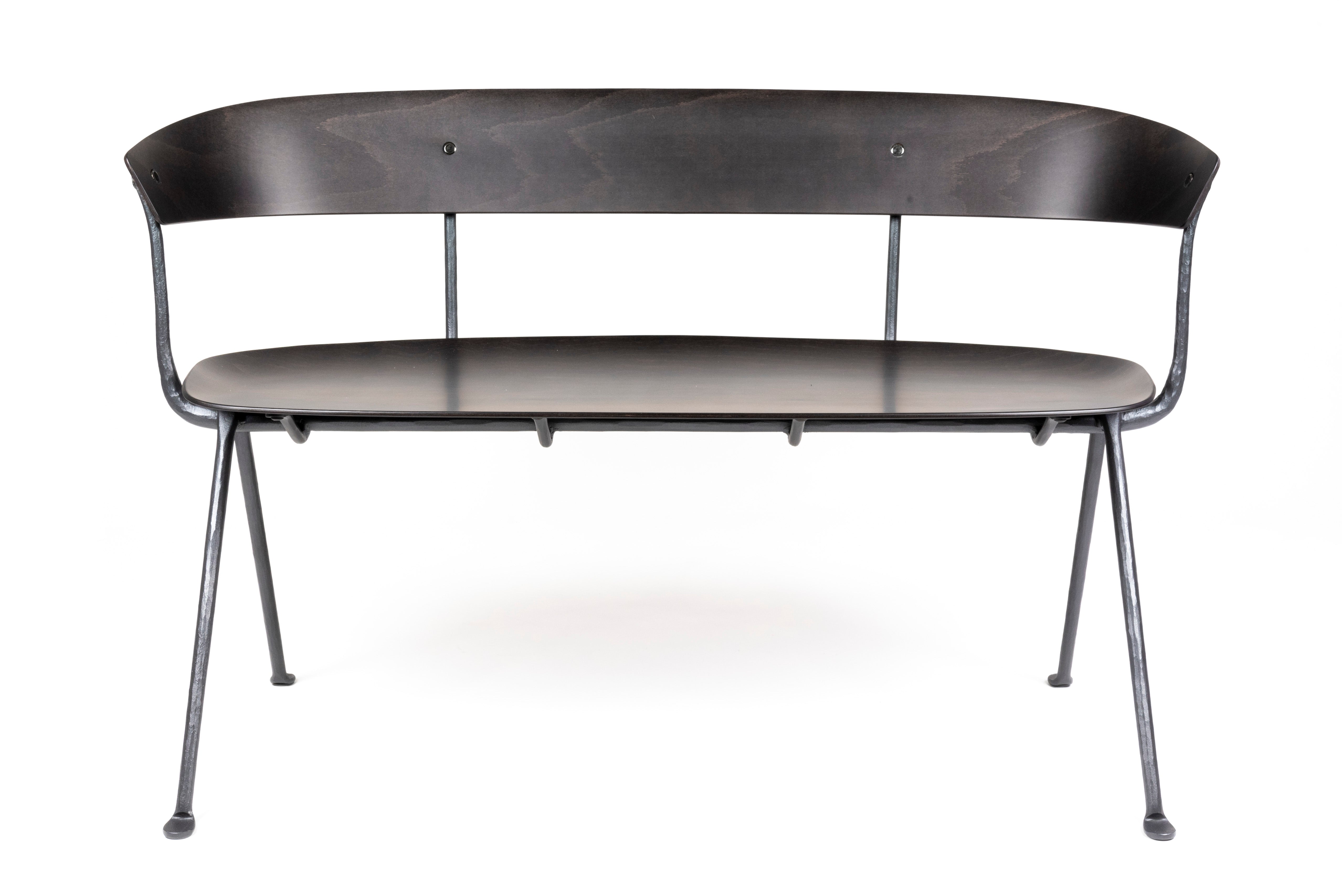 Ławka dwuosobowa OFFICINA DUETTO czarny buk i antracyt Magis    Eye on Design