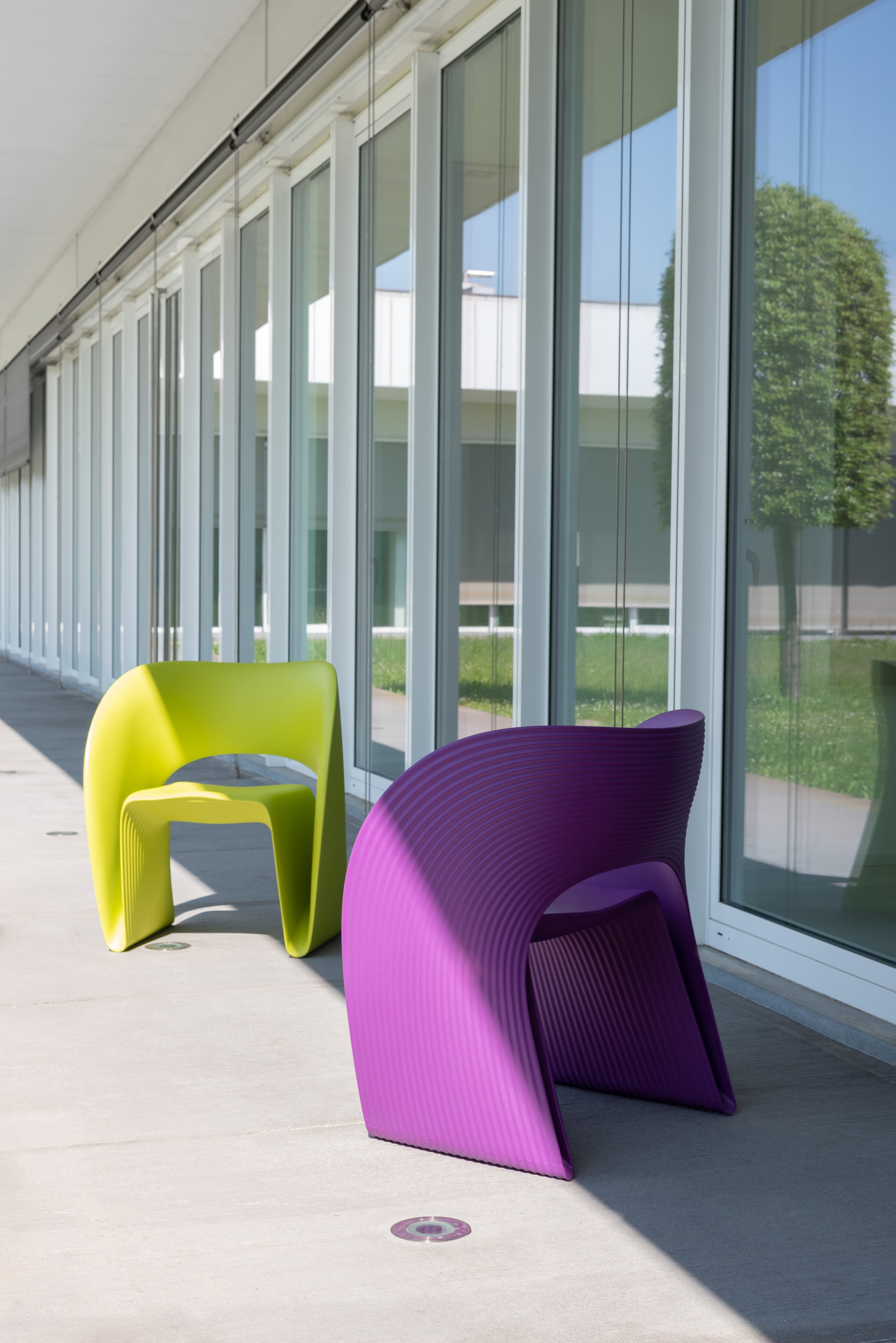 Niskie krzesło RAVIOLO żółty Magis    Eye on Design