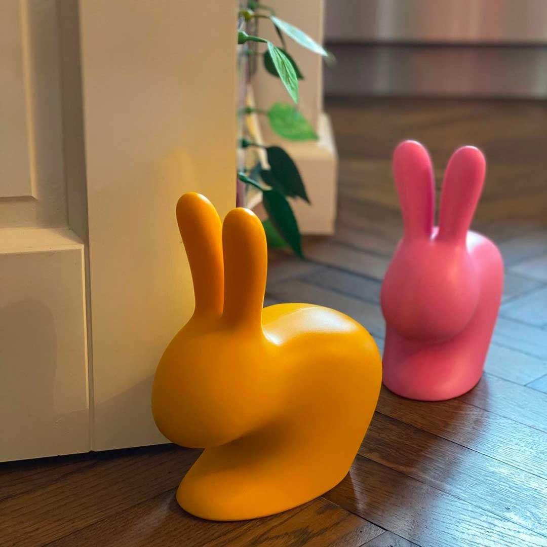 Stoper do drzwi RABBIT różowy Qeeboo    Eye on Design